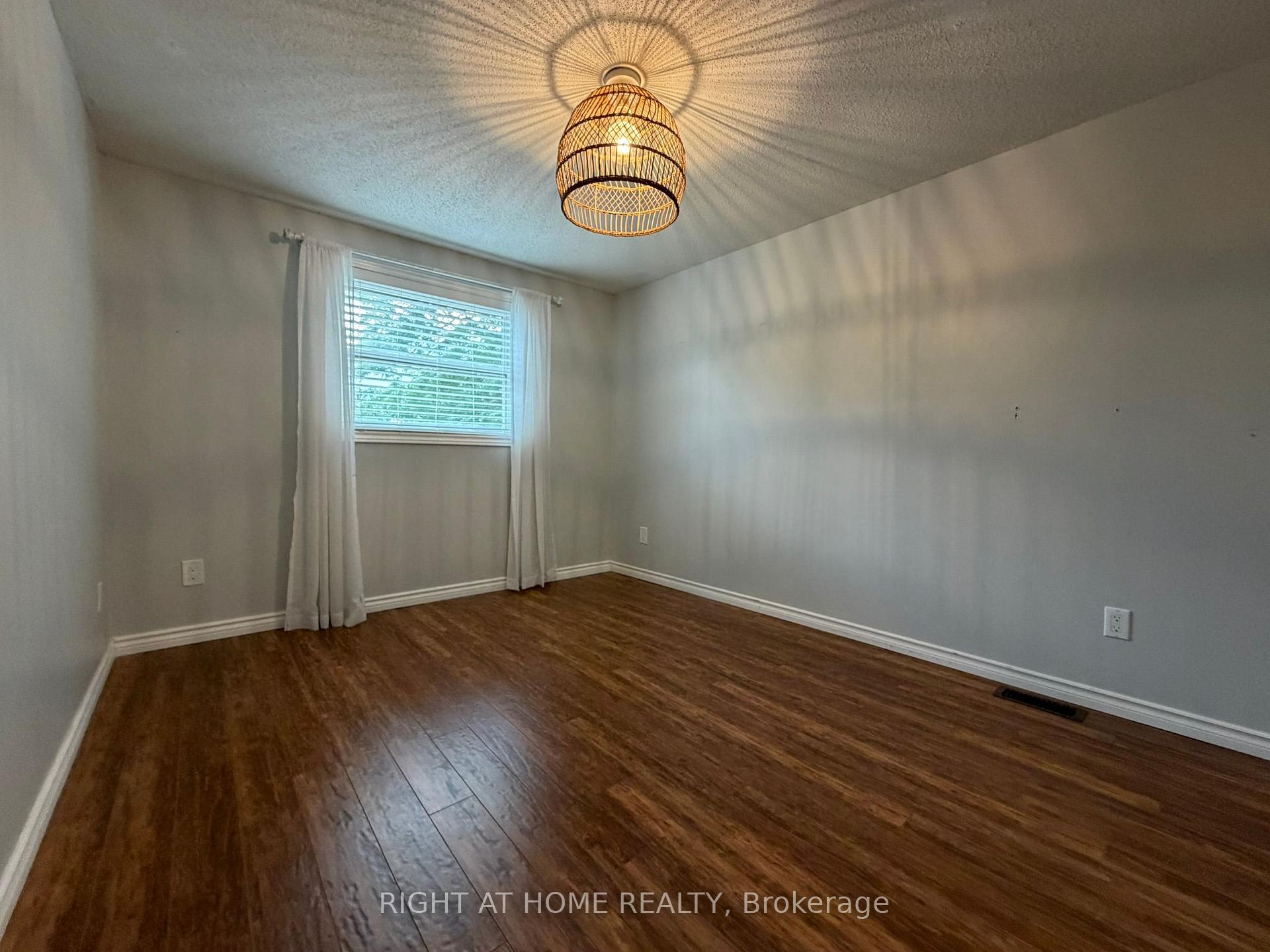 Photo 20 of 41 Edgemere Drive, Cambridge, Christopher-Champlain — HOMEH