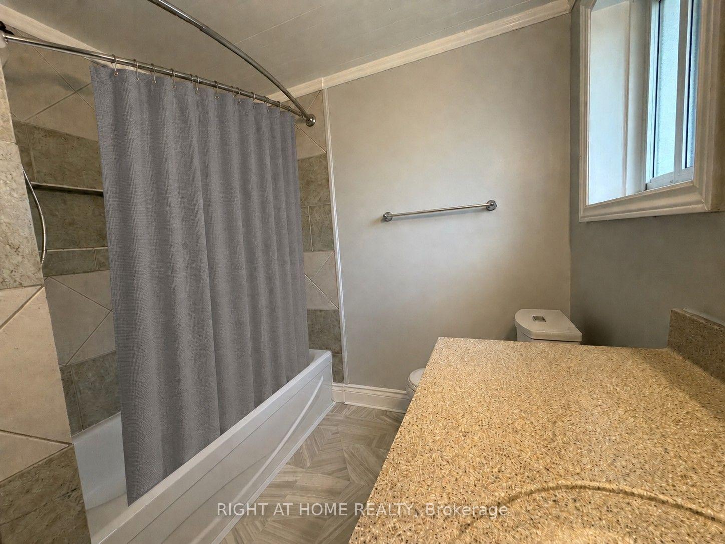 Photo 24 of 41 Edgemere Drive, Cambridge, Christopher-Champlain — HOMEH