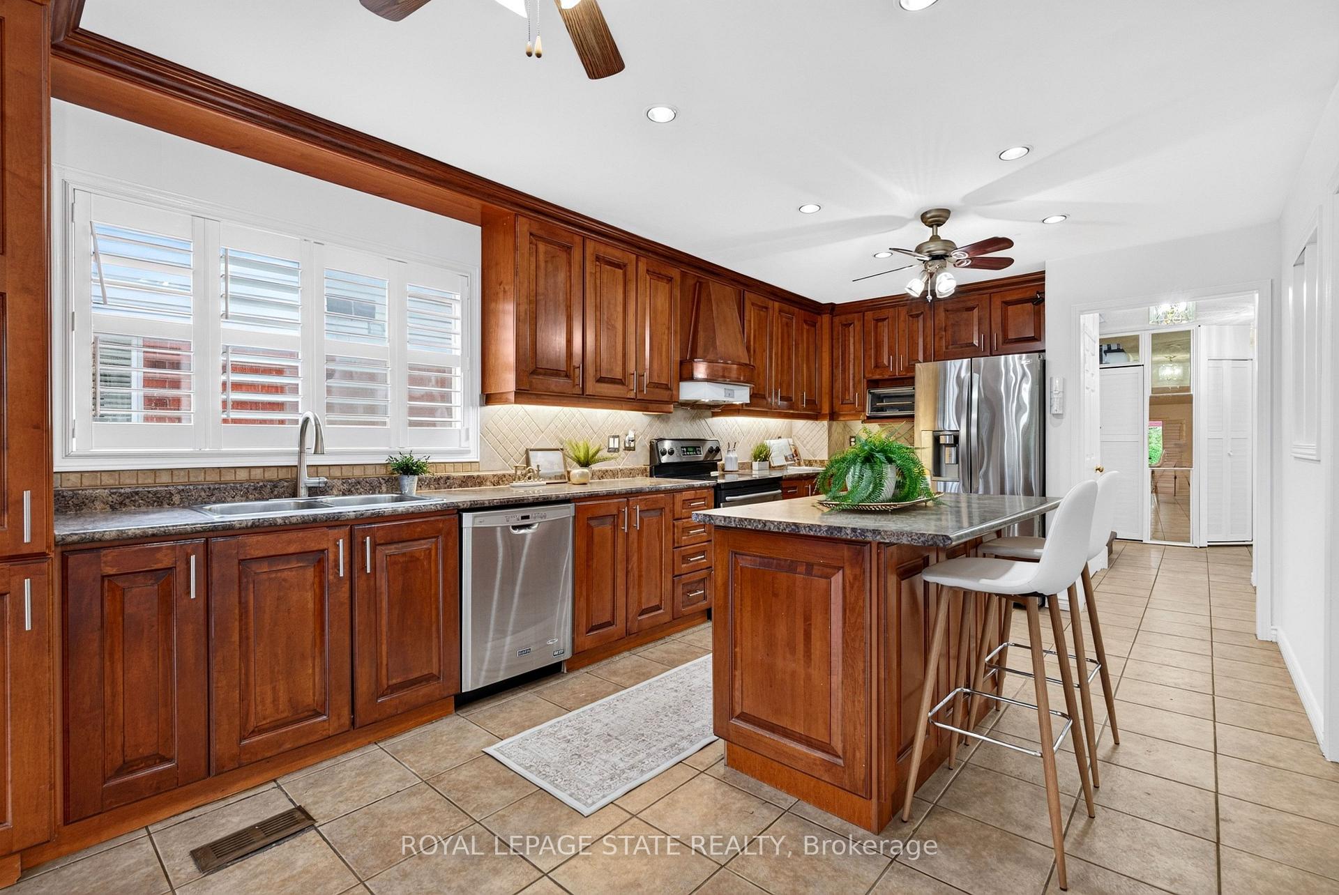 Photo 14 of 3631 Cherrington Crescent, Mississauga, Erin Mills — HOMEH