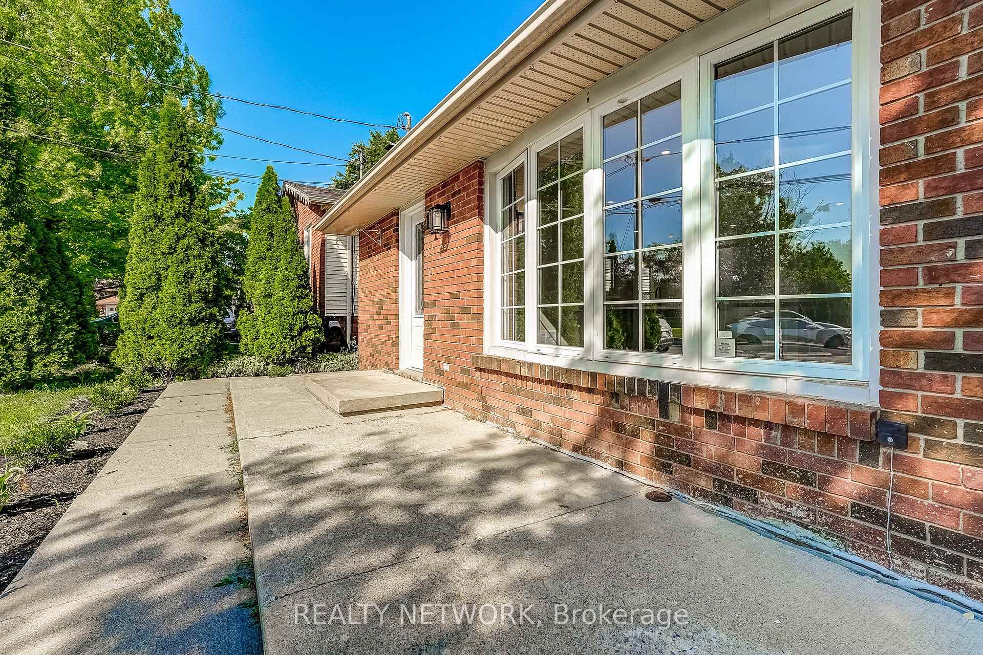 Photo 3 of 191 Glenmor Drive, Haldimand — HOMEH