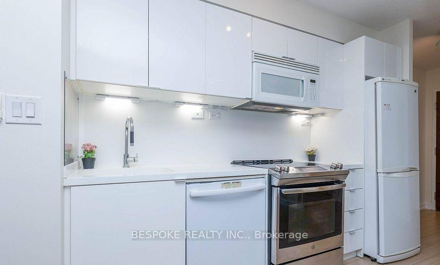 Photo 5 of Unit 520, 10 Capreol Court, Toronto, Waterfront Communities — HOMEH