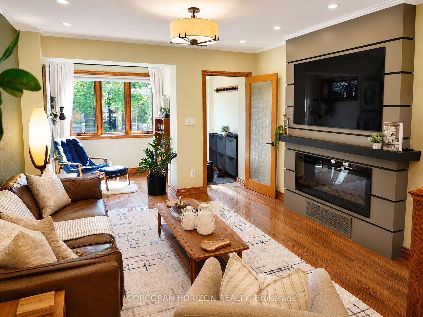 Photo 11 of 402 Rhodes Avenue, Toronto, Greenwood-Coxwell — HOMEH