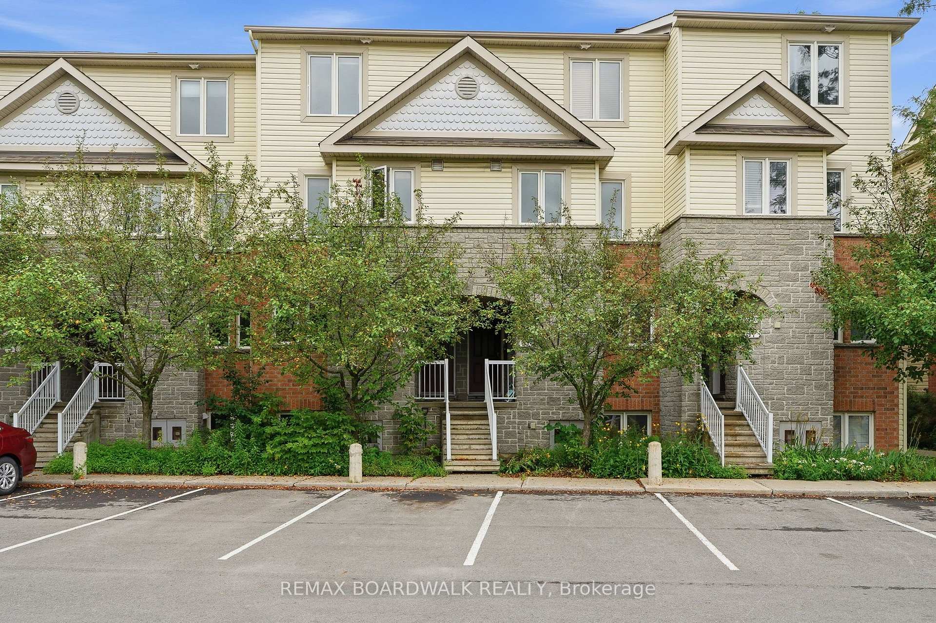 Photo 1 of Unit 84, 59 Strathaven Private, Ottawa, Cyrville — HOMEH