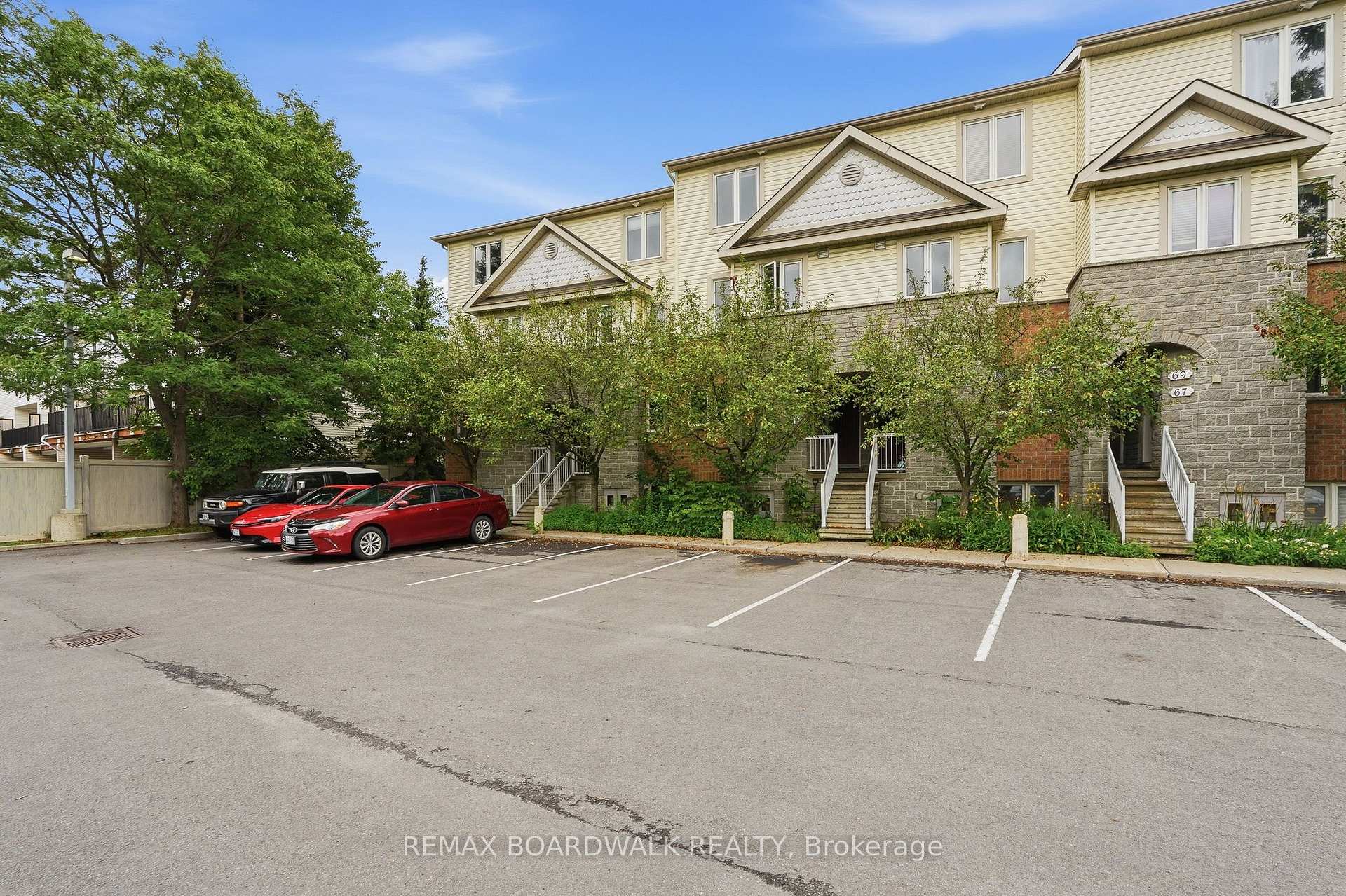 Photo 2 of Unit 84, 59 Strathaven Private, Ottawa, Cyrville — HOMEH