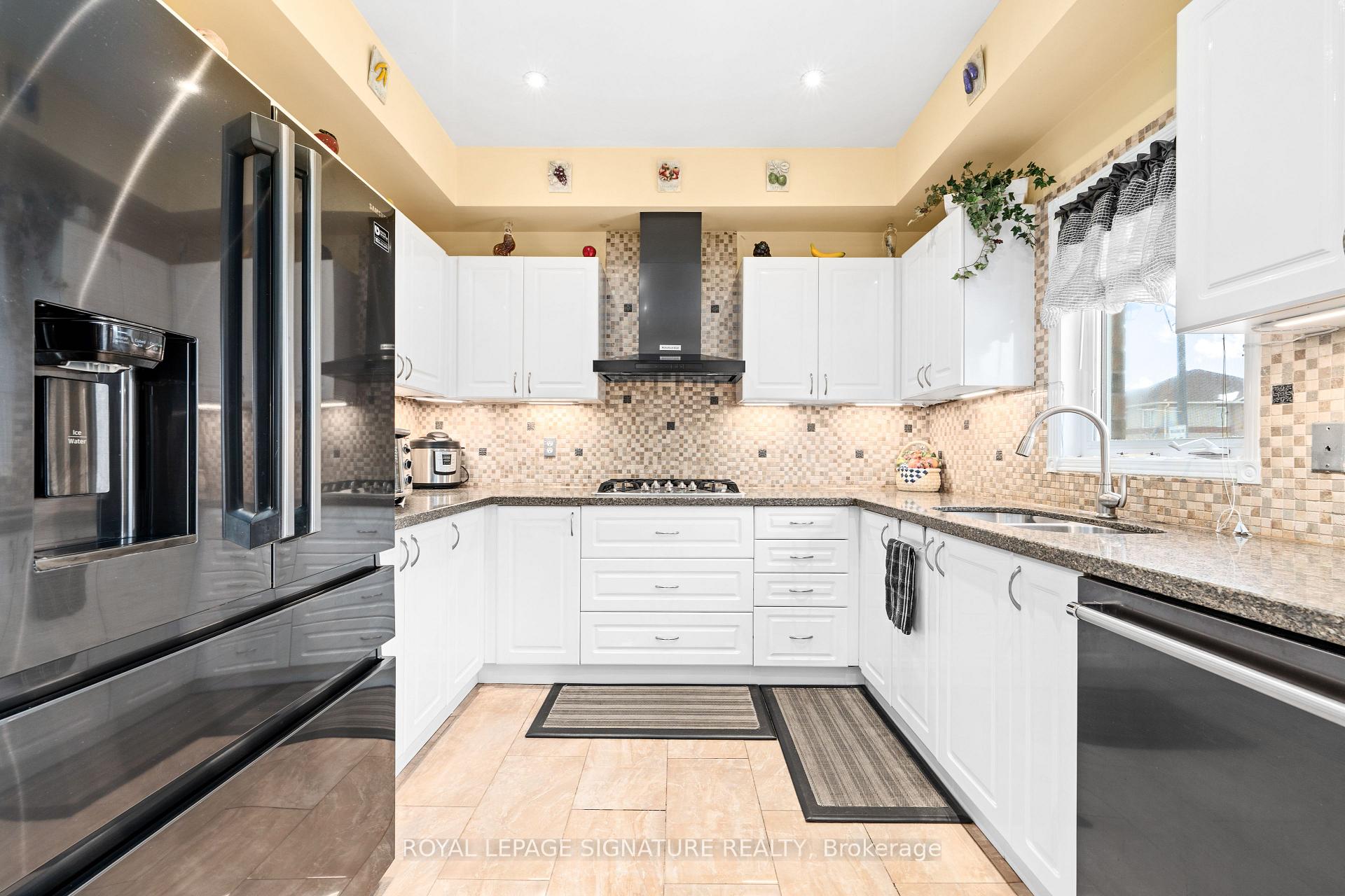 Photo 3 of 687 Twain Avenue, Mississauga, Meadowvale Village — HOMEH