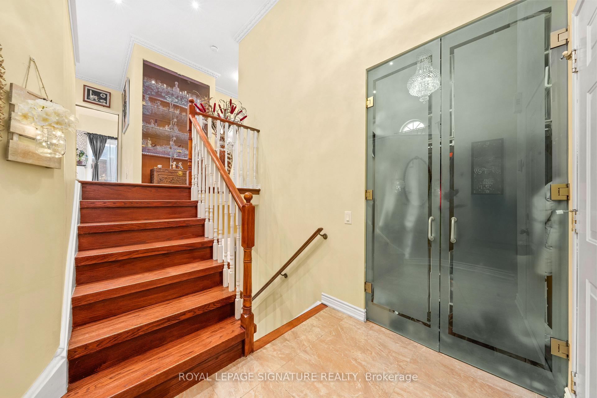 Photo 7 of 687 Twain Avenue, Mississauga, Meadowvale Village — HOMEH