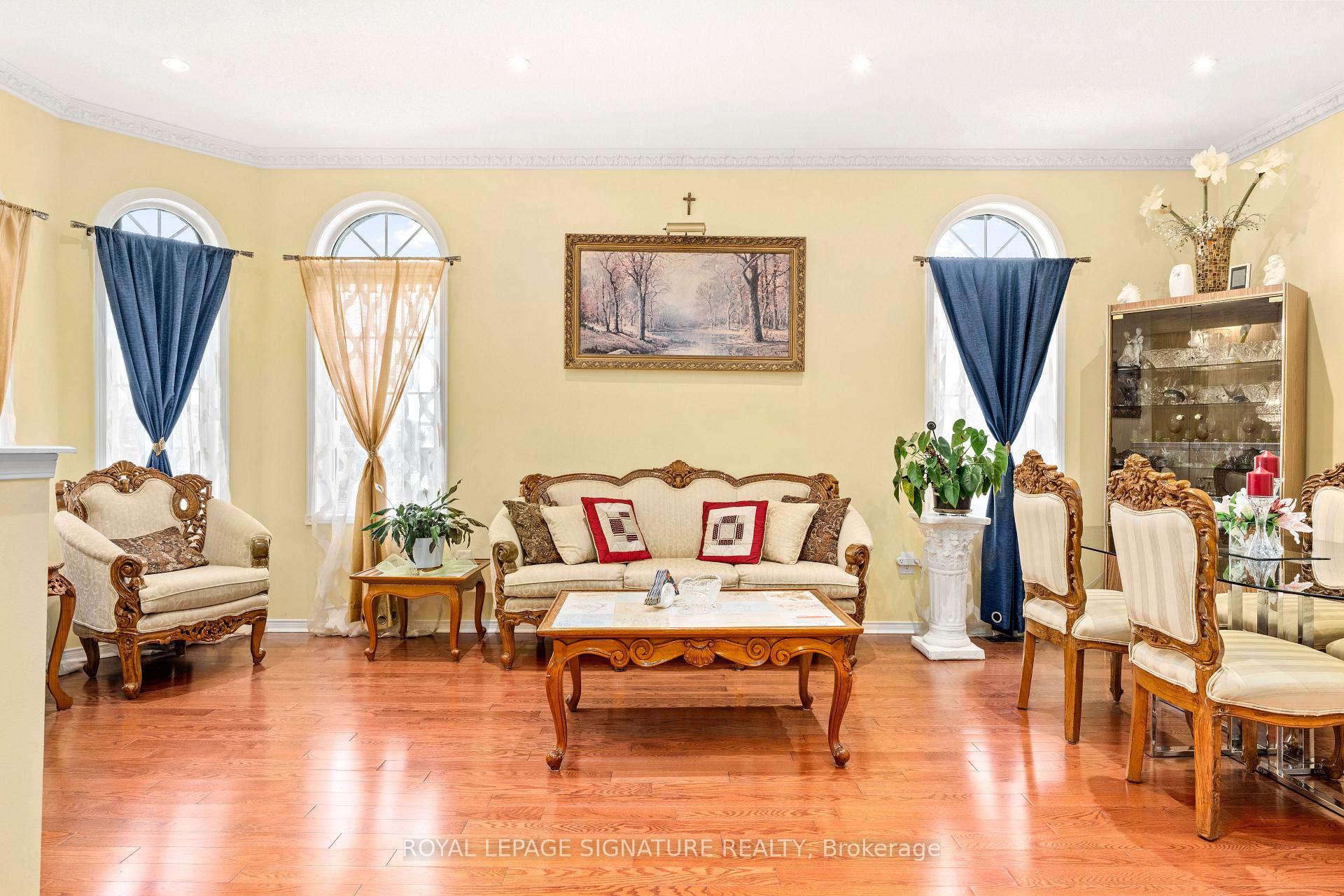 Photo 9 of 687 Twain Avenue, Mississauga, Meadowvale Village — HOMEH