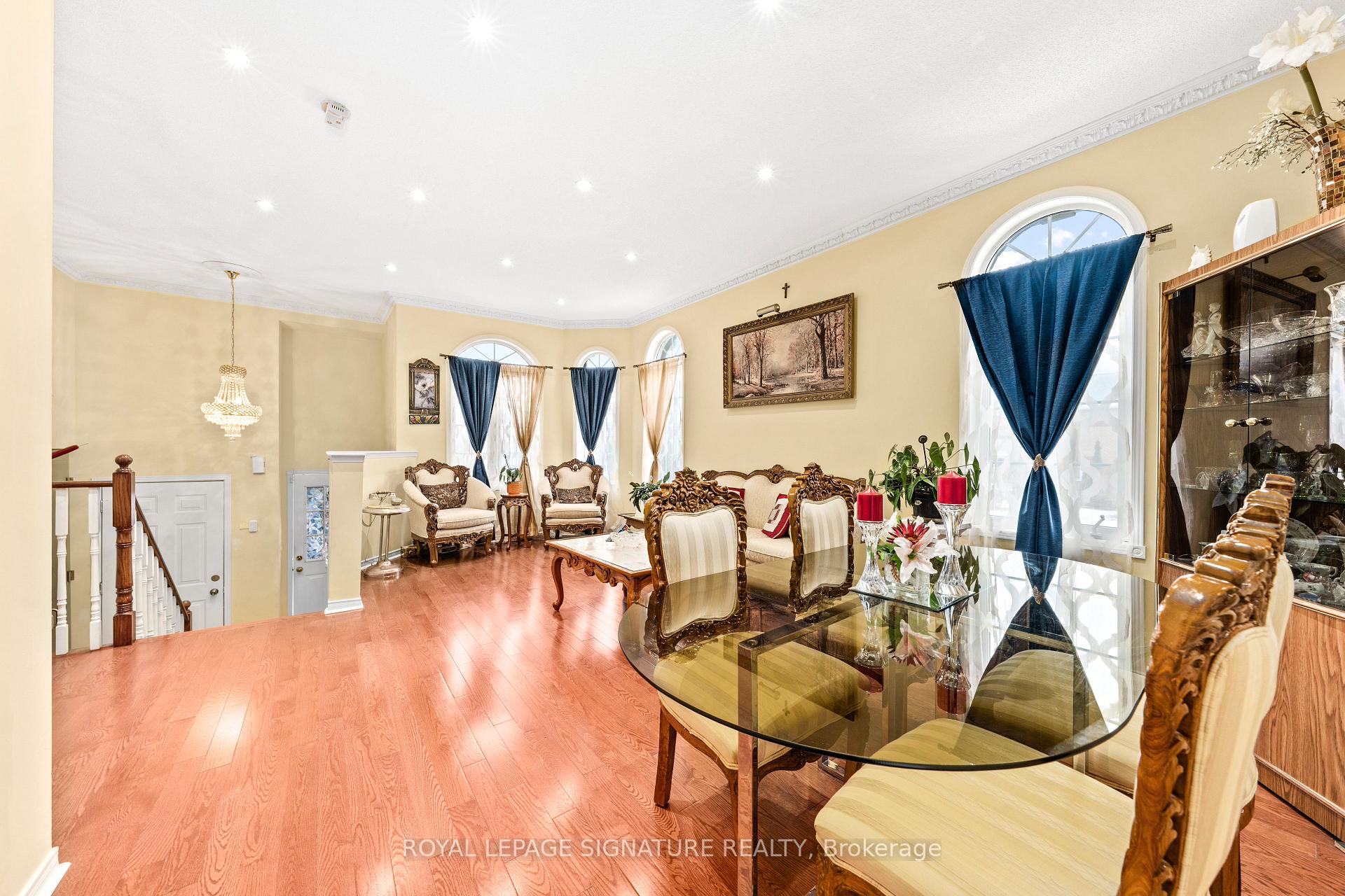 Photo 12 of 687 Twain Avenue, Mississauga, Meadowvale Village — HOMEH