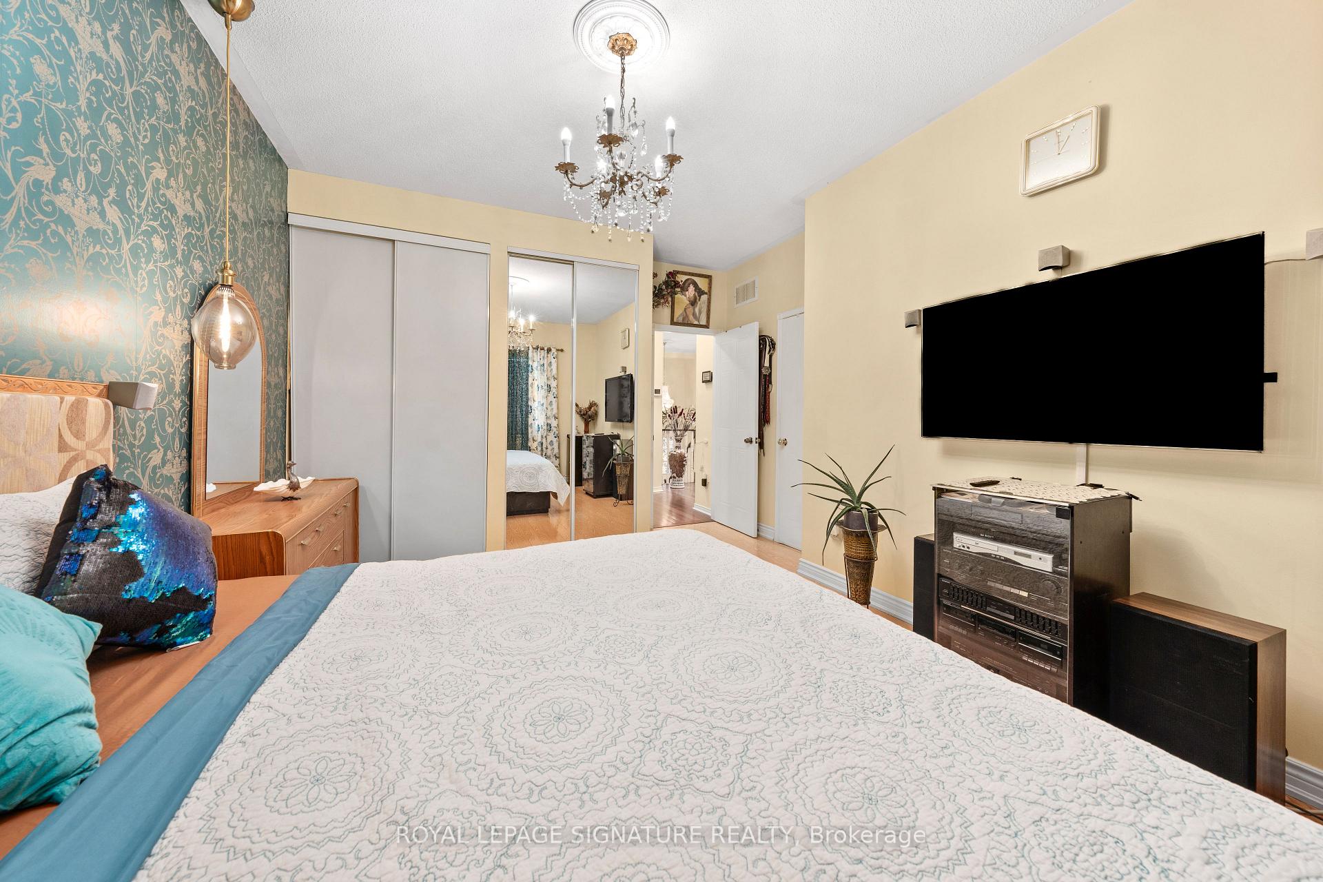 Photo 16 of 687 Twain Avenue, Mississauga, Meadowvale Village — HOMEH