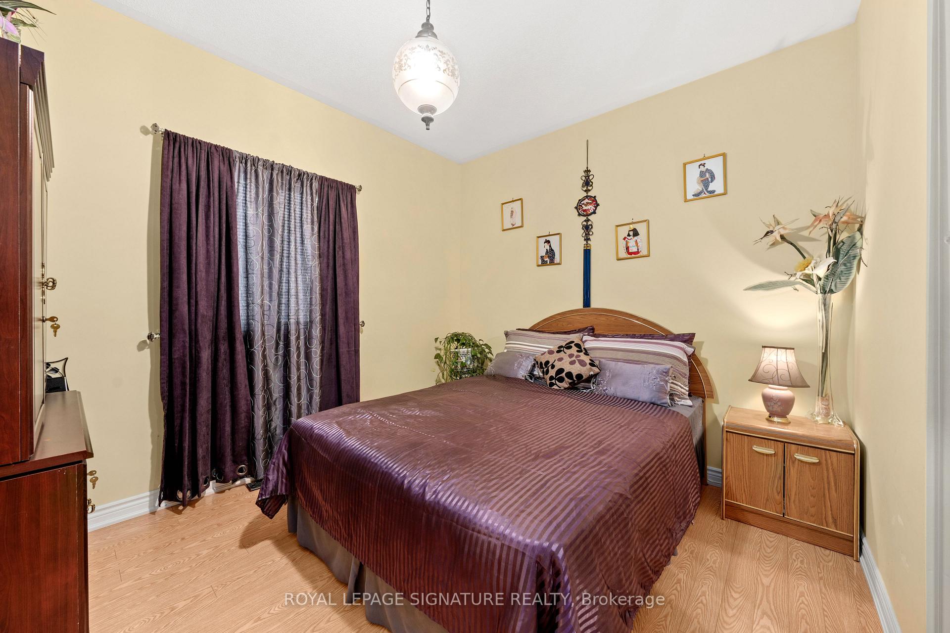 Photo 18 of 687 Twain Avenue, Mississauga, Meadowvale Village — HOMEH