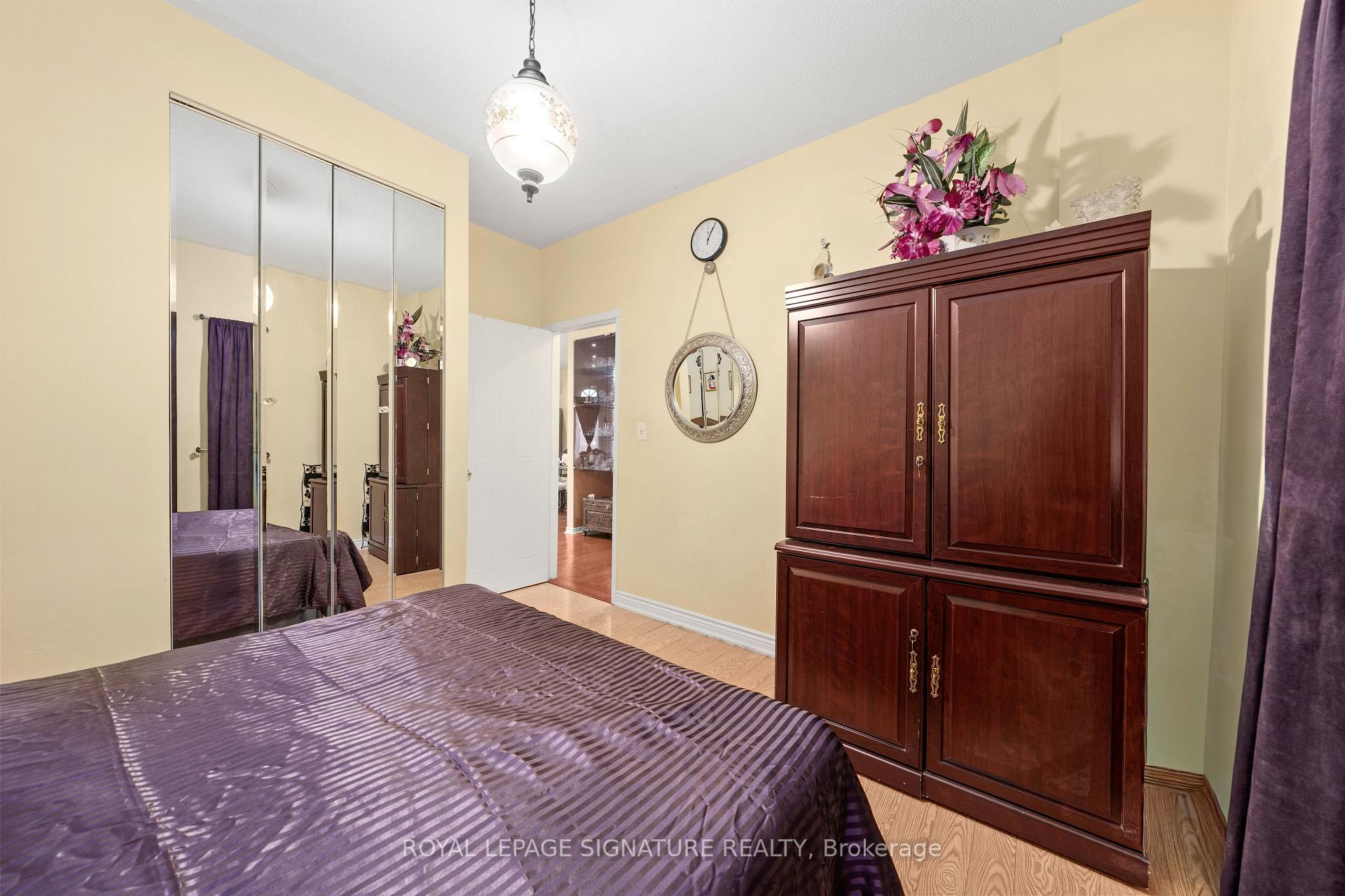 Photo 19 of 687 Twain Avenue, Mississauga, Meadowvale Village — HOMEH