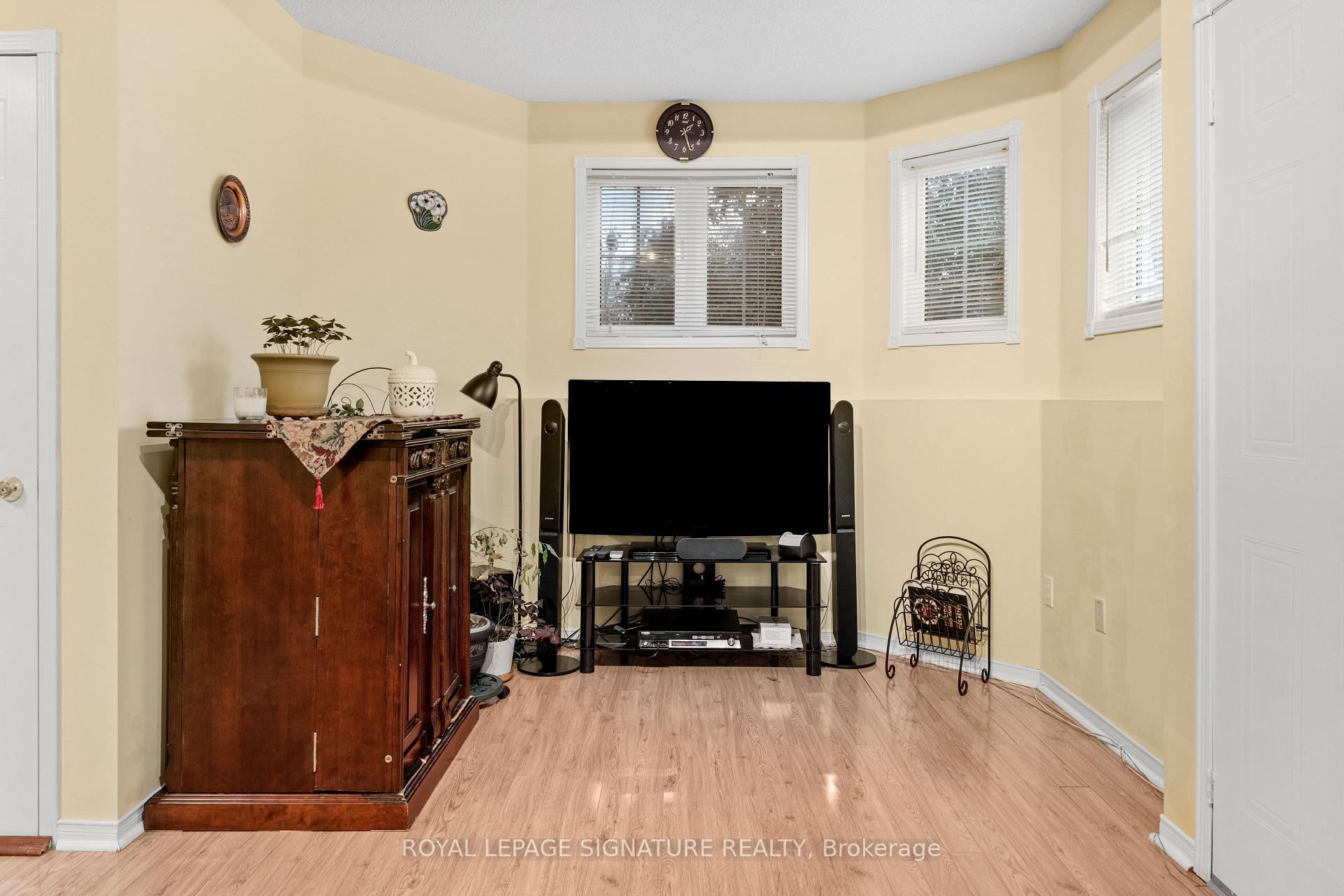 Photo 23 of 687 Twain Avenue, Mississauga, Meadowvale Village — HOMEH