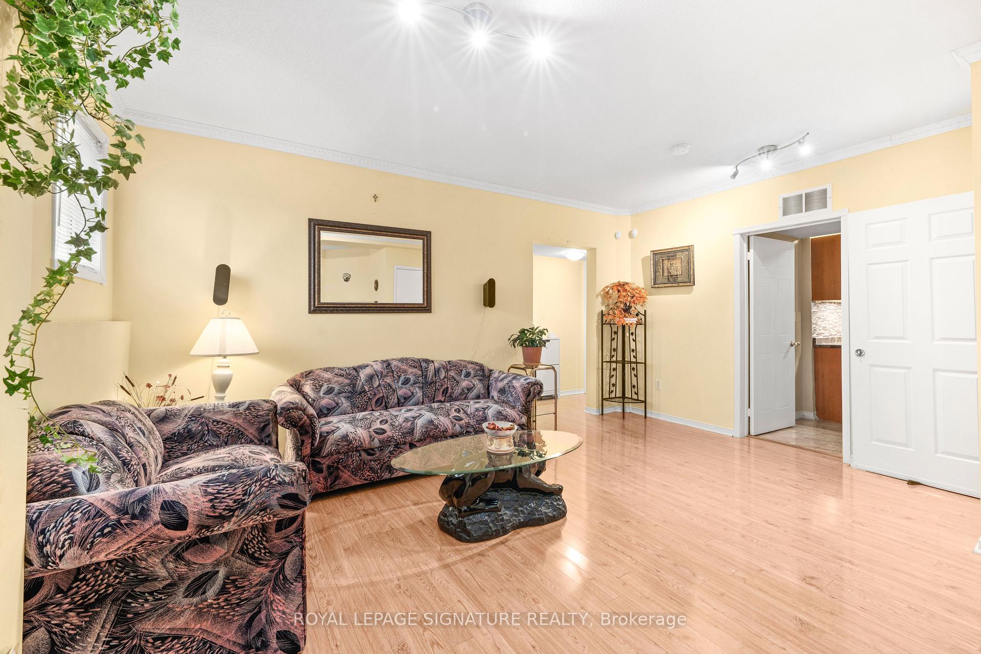 Photo 24 of 687 Twain Avenue, Mississauga, Meadowvale Village — HOMEH