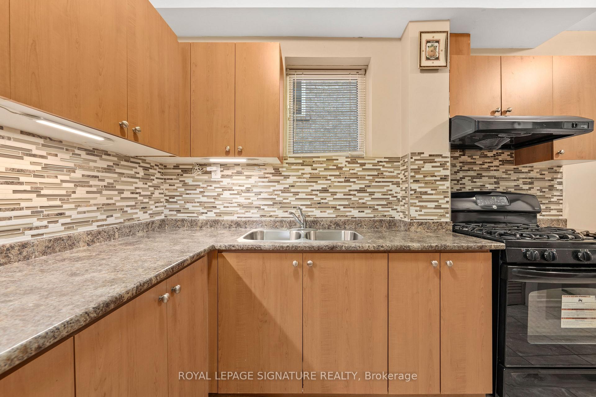 Photo 25 of 687 Twain Avenue, Mississauga, Meadowvale Village — HOMEH