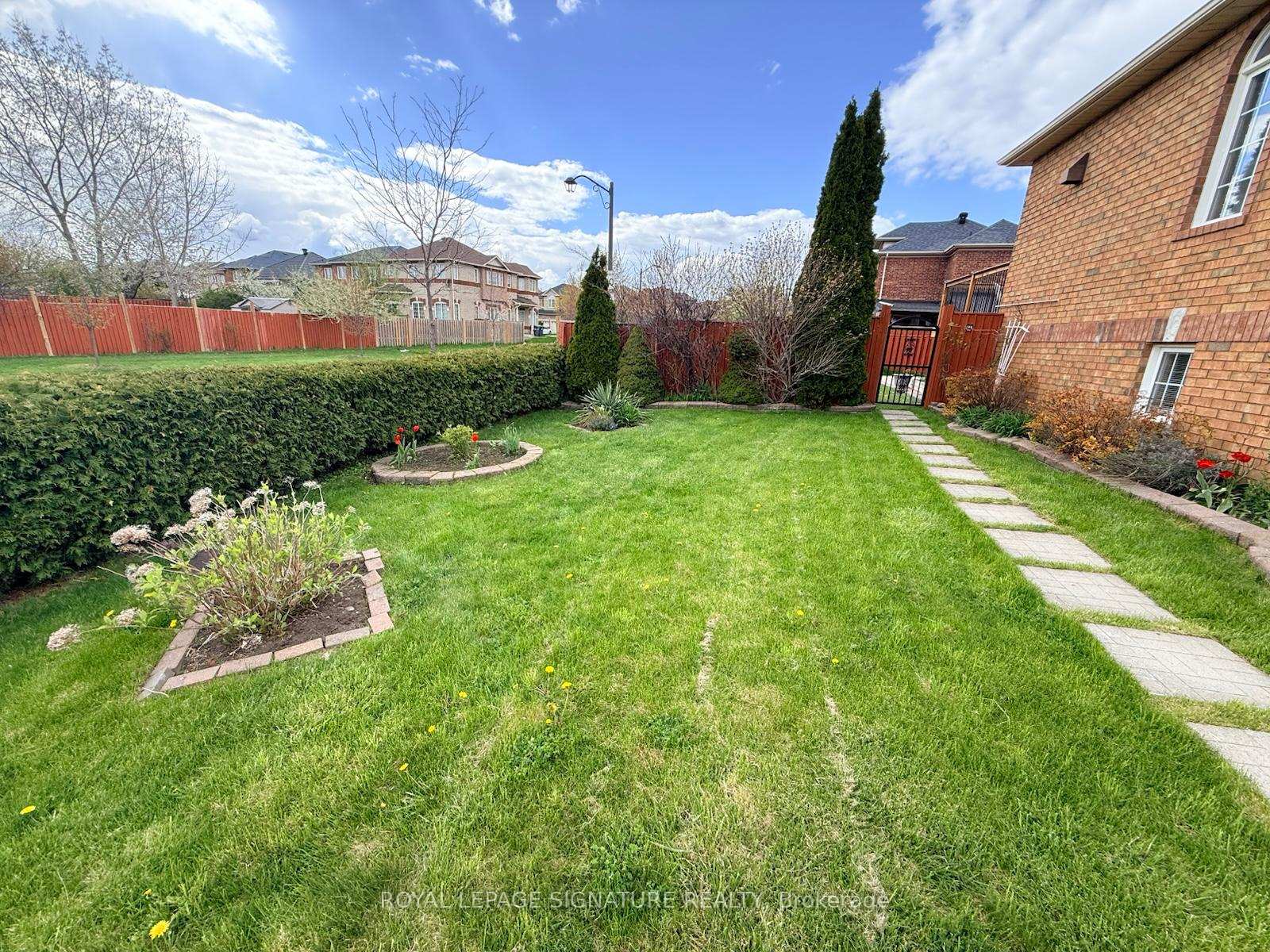 Photo 34 of 687 Twain Avenue, Mississauga, Meadowvale Village — HOMEH
