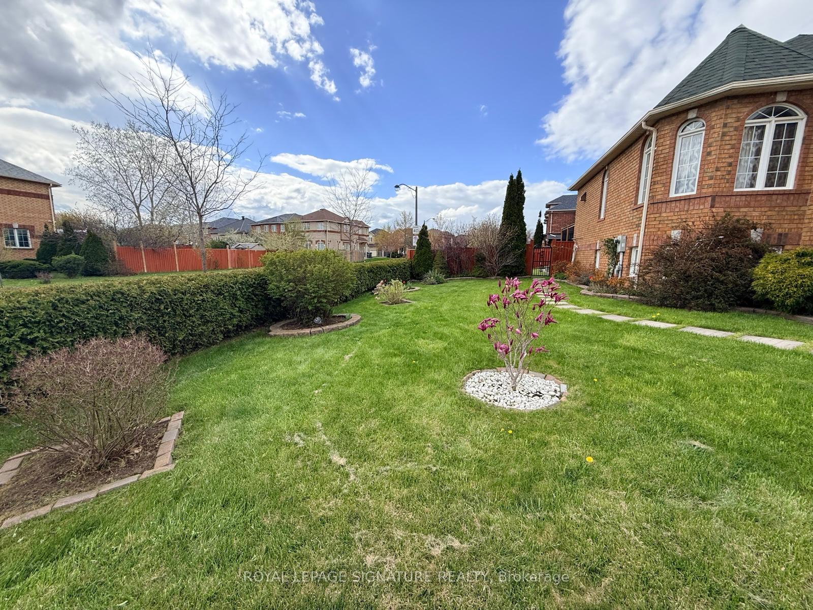 Photo 36 of 687 Twain Avenue, Mississauga, Meadowvale Village — HOMEH