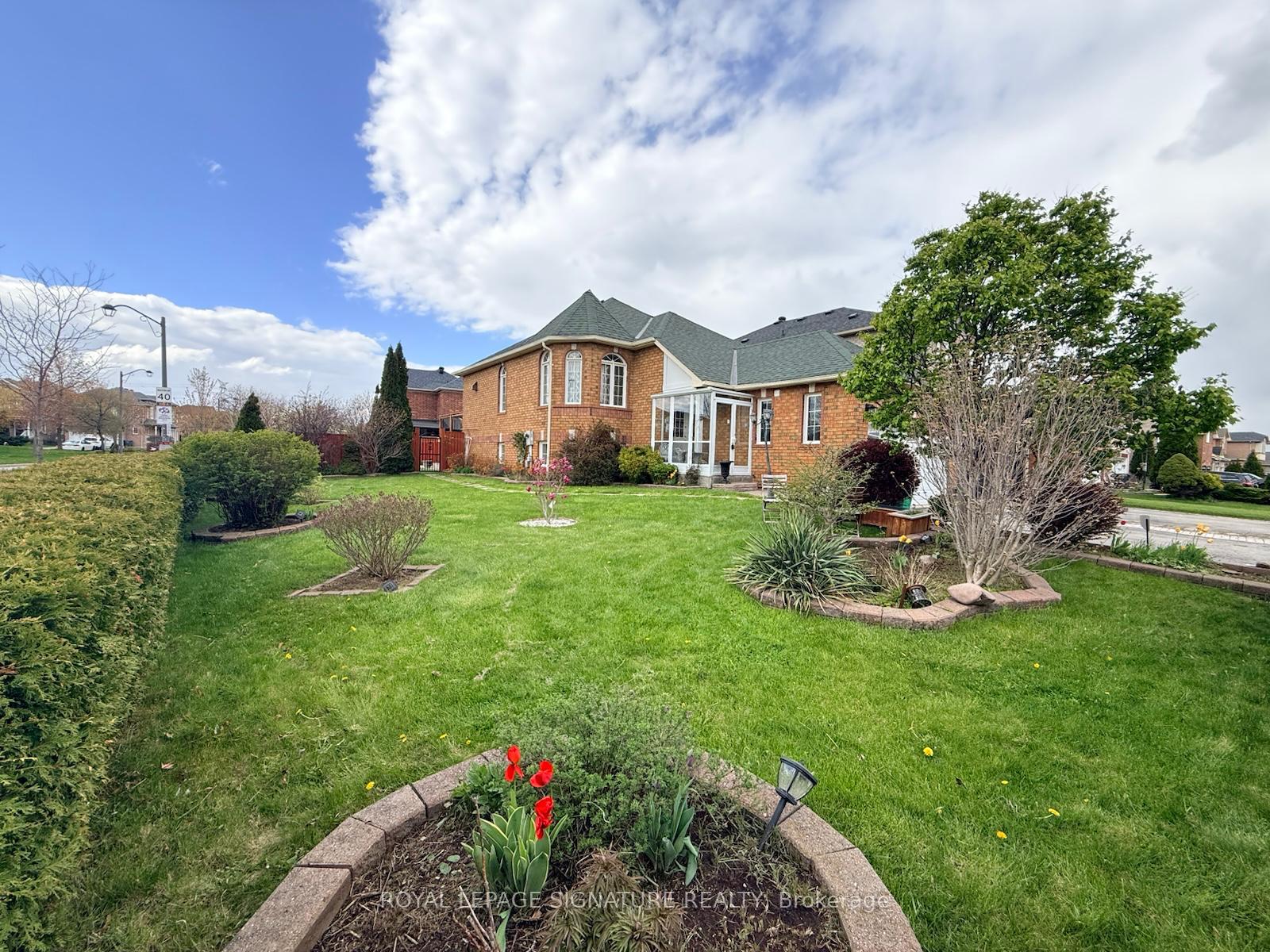 Photo 38 of 687 Twain Avenue, Mississauga, Meadowvale Village — HOMEH