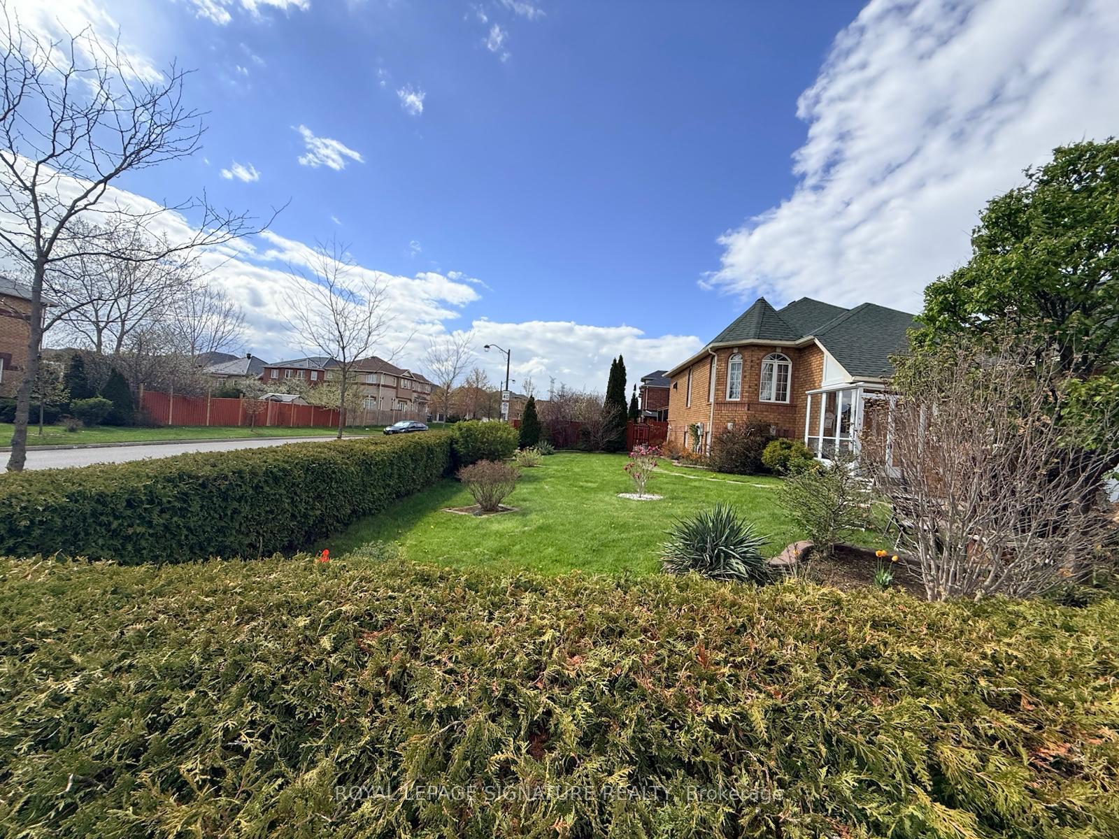 Photo 39 of 687 Twain Avenue, Mississauga, Meadowvale Village — HOMEH