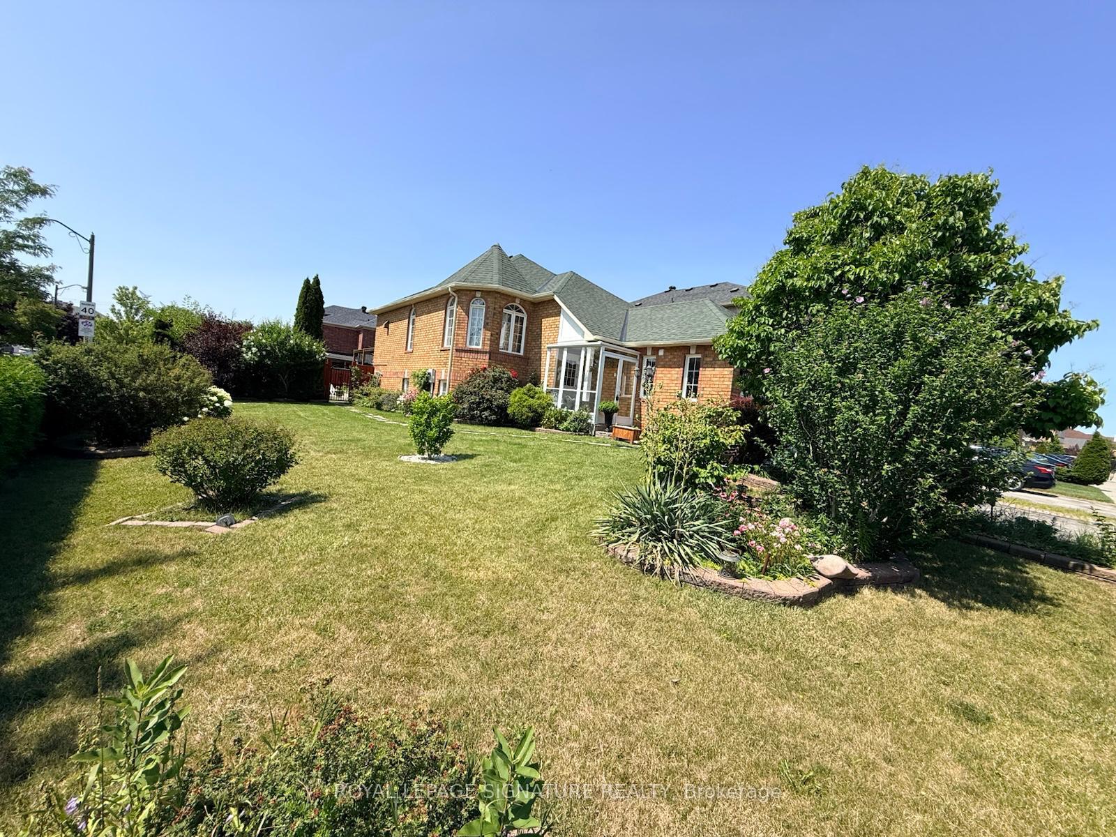 Photo 43 of 687 Twain Avenue, Mississauga, Meadowvale Village — HOMEH