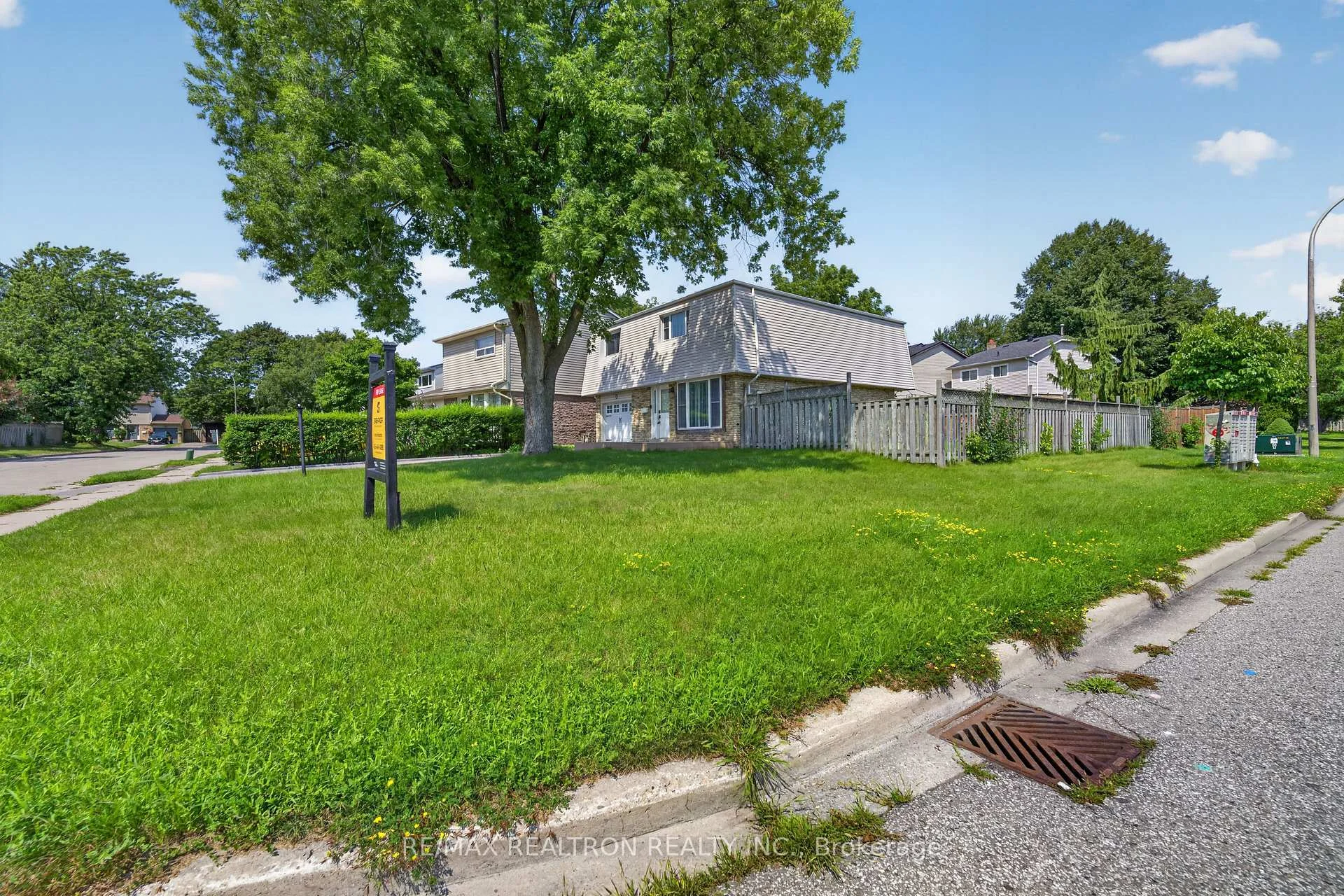 Photo 6 of 1 Harrison Court, Whitby, Pringle Creek — HOMEH