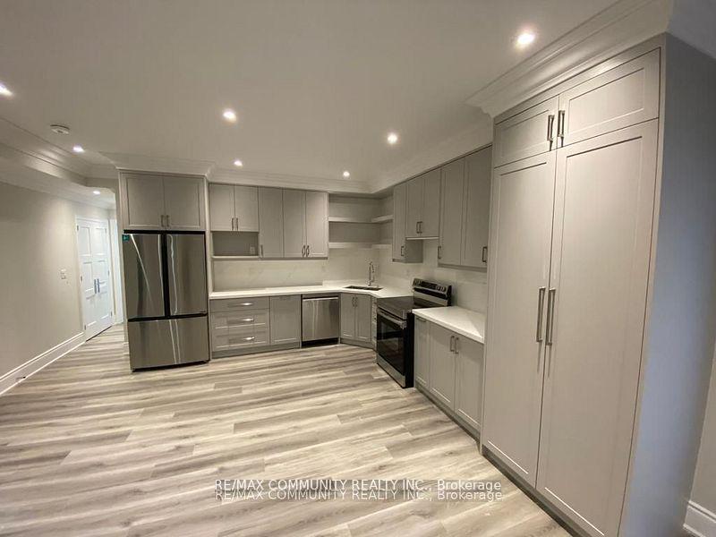 Photo 4 of 118 Queen Street, Whitby, Brooklin — HOMEH