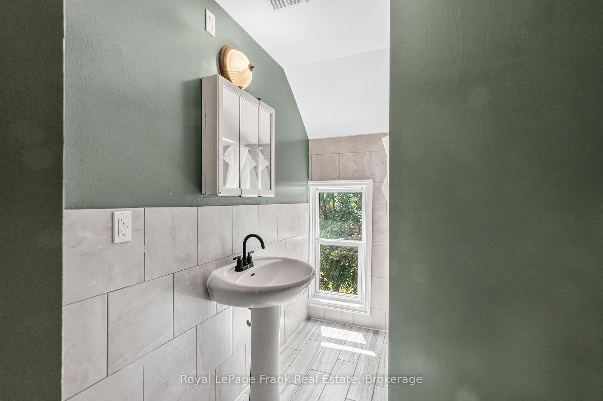 Photo 18 of 174 Elgin Street, Centre Hastings — HOMEH