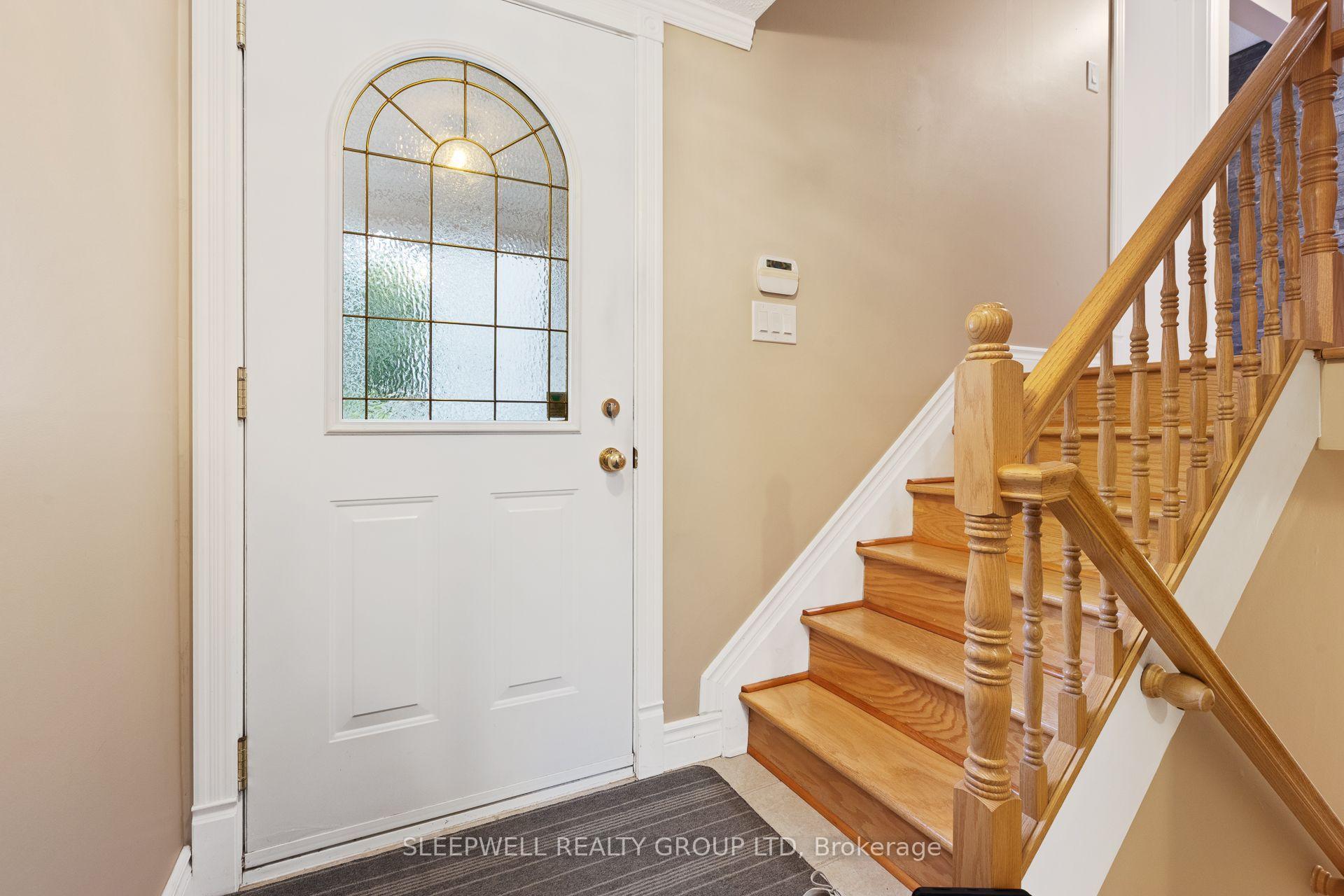 Photo 2 of 42 Charkay Street, Ottawa, Borden Farm/Stewart Farm/Carleton Heights/Parkwood Hills — HOMEH