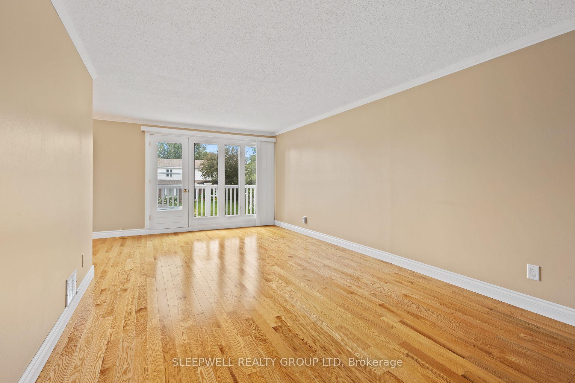 Photo 3 of 42 Charkay Street, Ottawa, Borden Farm/Stewart Farm/Carleton Heights/Parkwood Hills — HOMEH