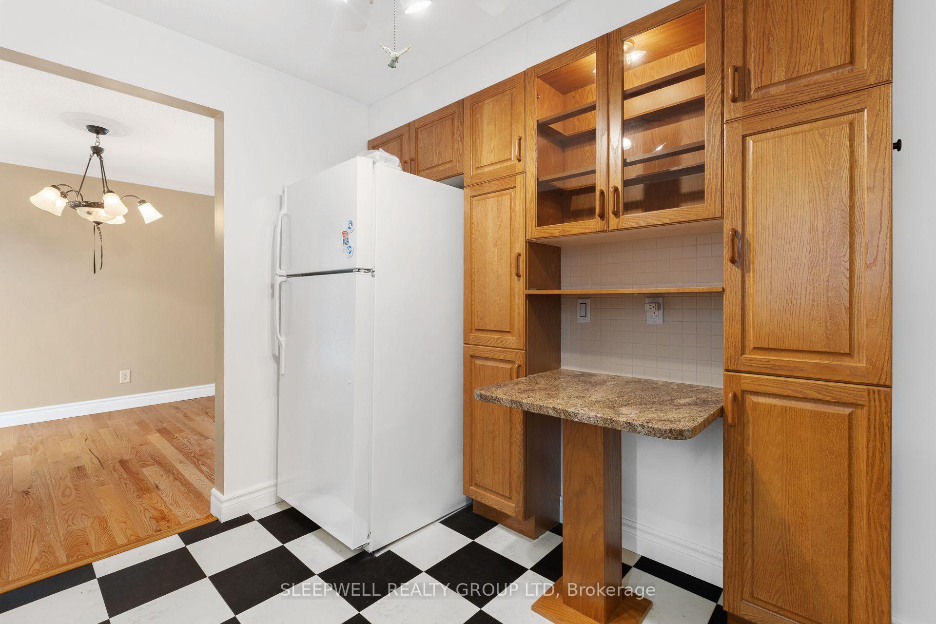 Photo 8 of 42 Charkay Street, Ottawa, Borden Farm/Stewart Farm/Carleton Heights/Parkwood Hills — HOMEH