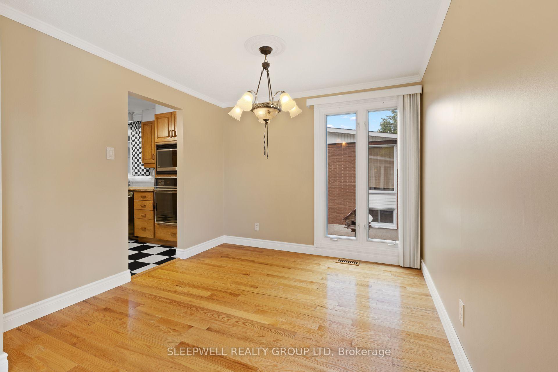 Photo 9 of 42 Charkay Street, Ottawa, Borden Farm/Stewart Farm/Carleton Heights/Parkwood Hills — HOMEH