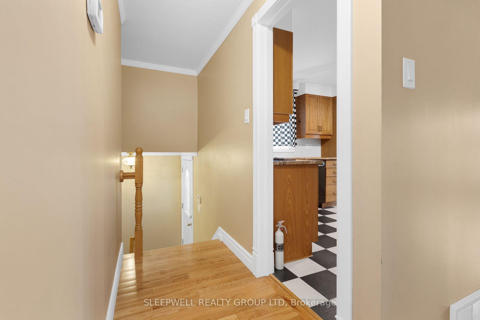 Photo 13 of 42 Charkay Street, Ottawa, Borden Farm/Stewart Farm/Carleton Heights/Parkwood Hills — HOMEH