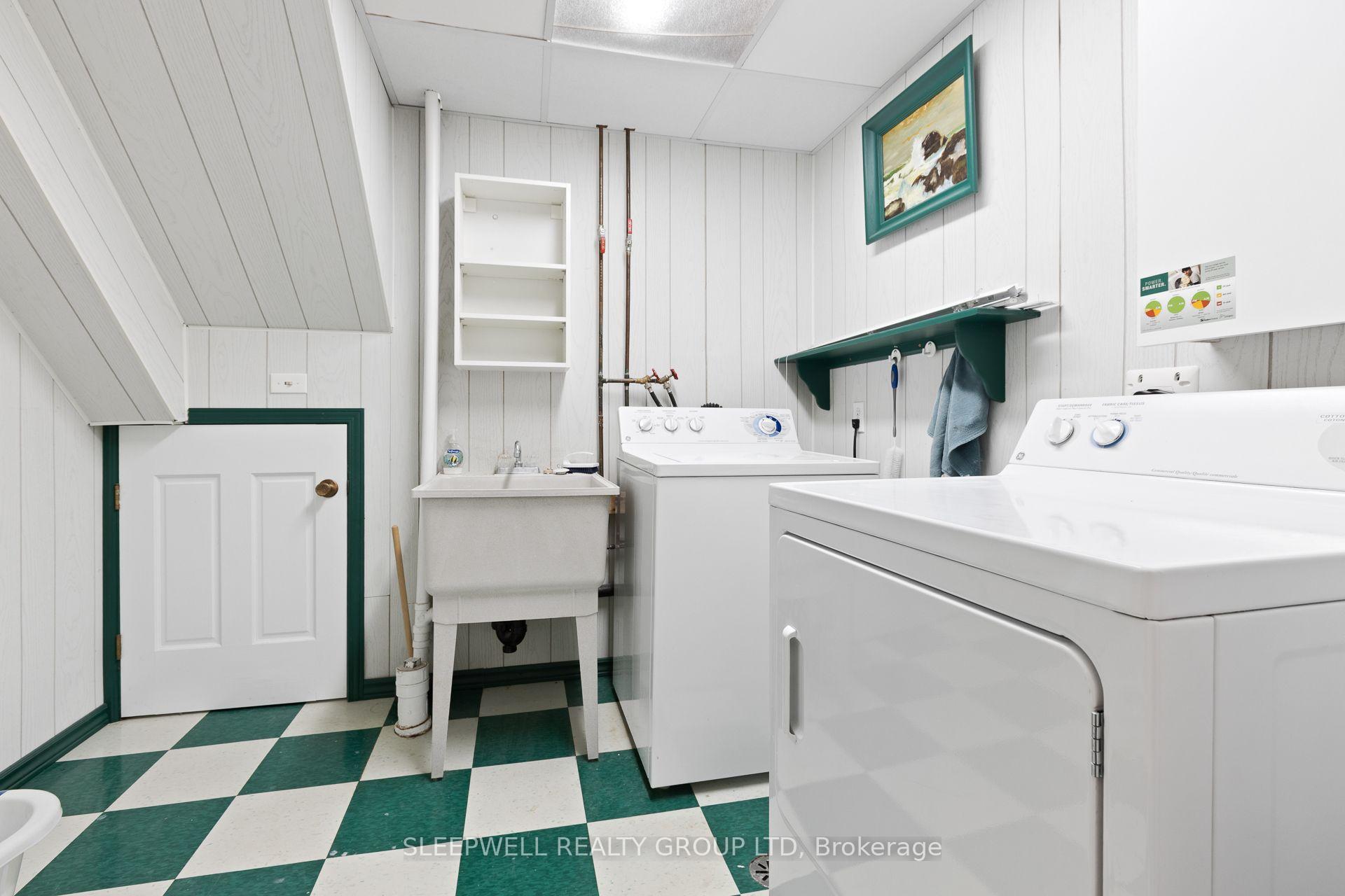 Photo 18 of 42 Charkay Street, Ottawa, Borden Farm/Stewart Farm/Carleton Heights/Parkwood Hills — HOMEH