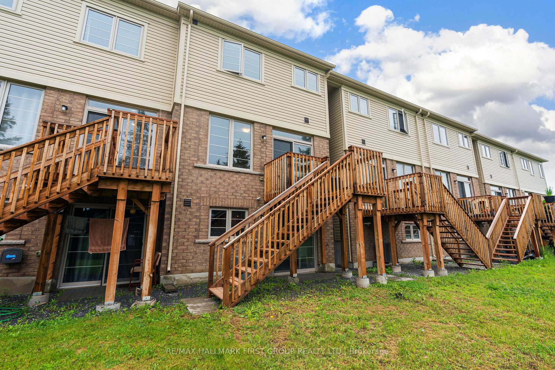 Photo 23 of 77 Air Dancer Crescent, Oshawa, Windfields — HOMEH