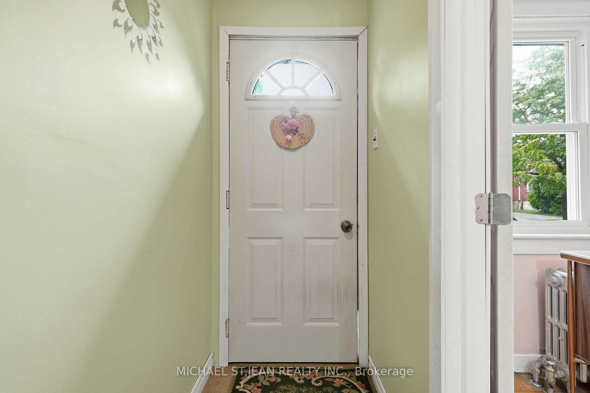 Photo 7 of 35 Chetwood Street, St. Catharines, Western Hill — HOMEH