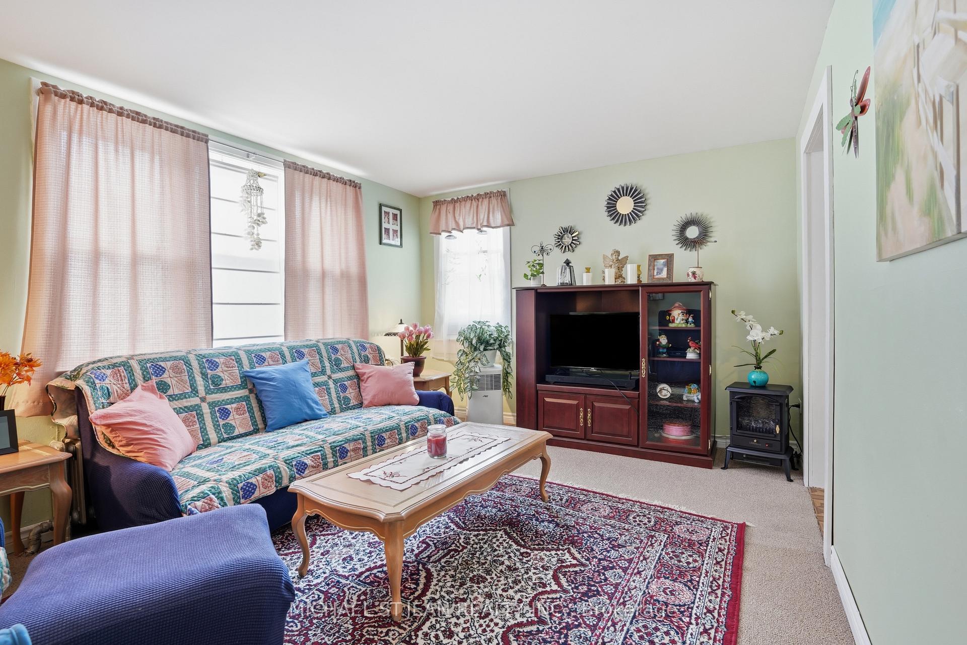 Photo 11 of 35 Chetwood Street, St. Catharines, Western Hill — HOMEH