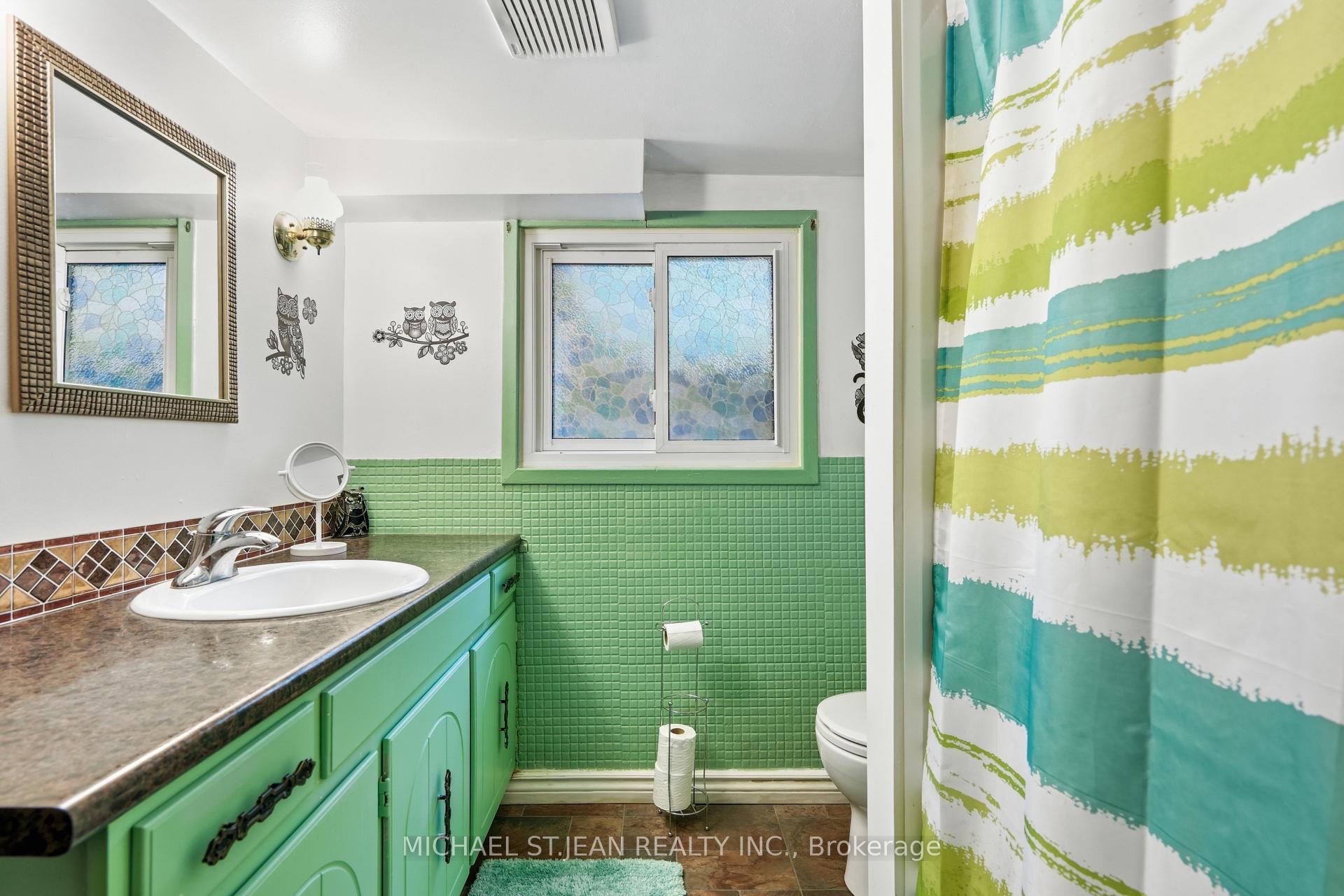 Photo 18 of 35 Chetwood Street, St. Catharines, Western Hill — HOMEH