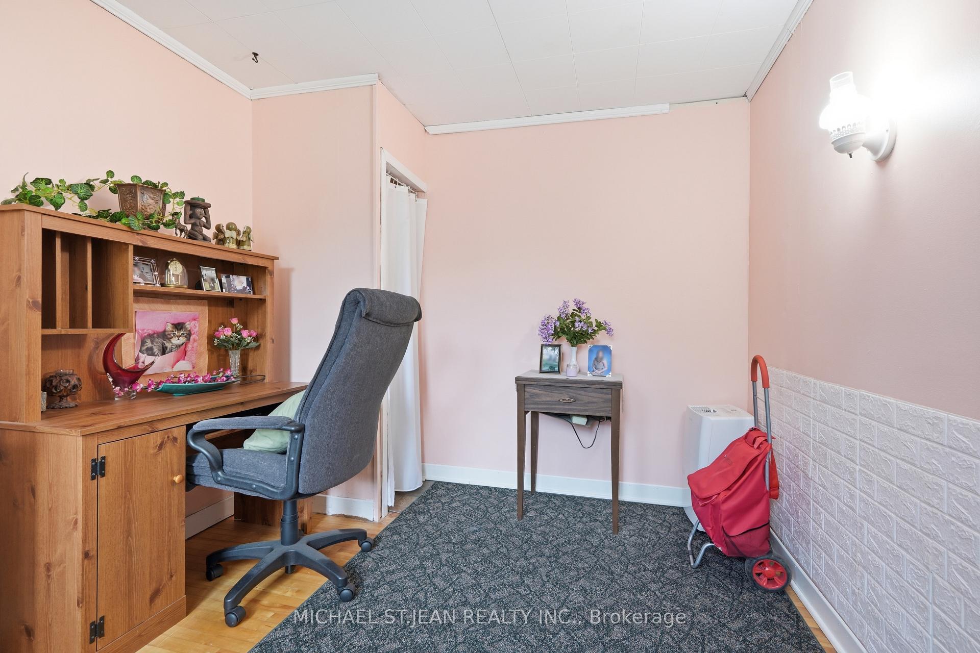Photo 19 of 35 Chetwood Street, St. Catharines, Western Hill — HOMEH
