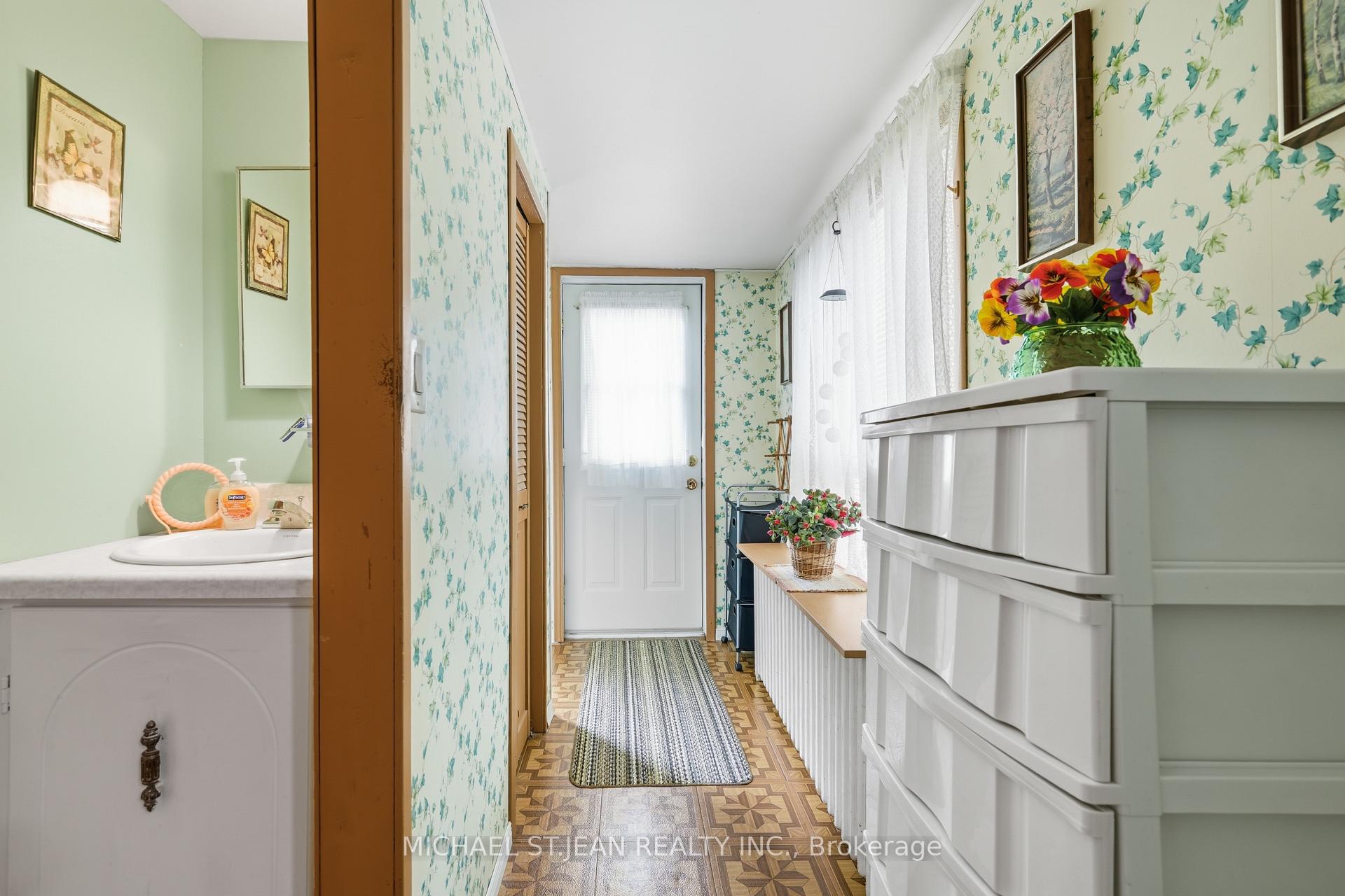 Photo 21 of 35 Chetwood Street, St. Catharines, Western Hill — HOMEH