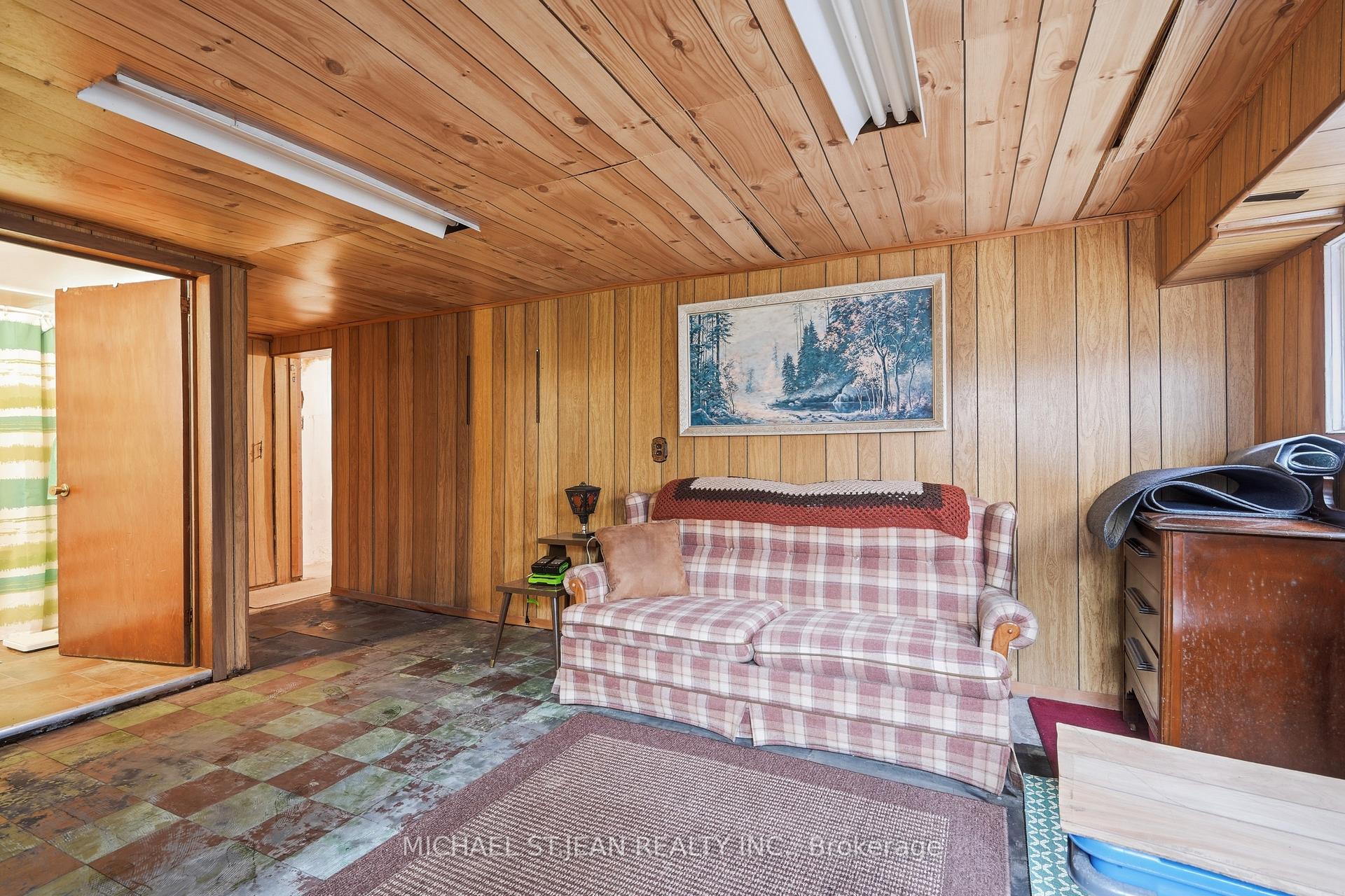 Photo 25 of 35 Chetwood Street, St. Catharines, Western Hill — HOMEH