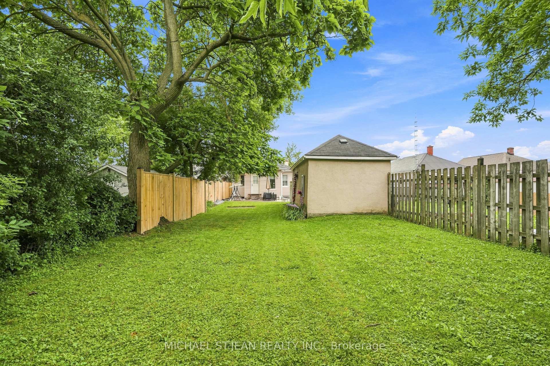 Photo 32 of 35 Chetwood Street, St. Catharines, Western Hill — HOMEH