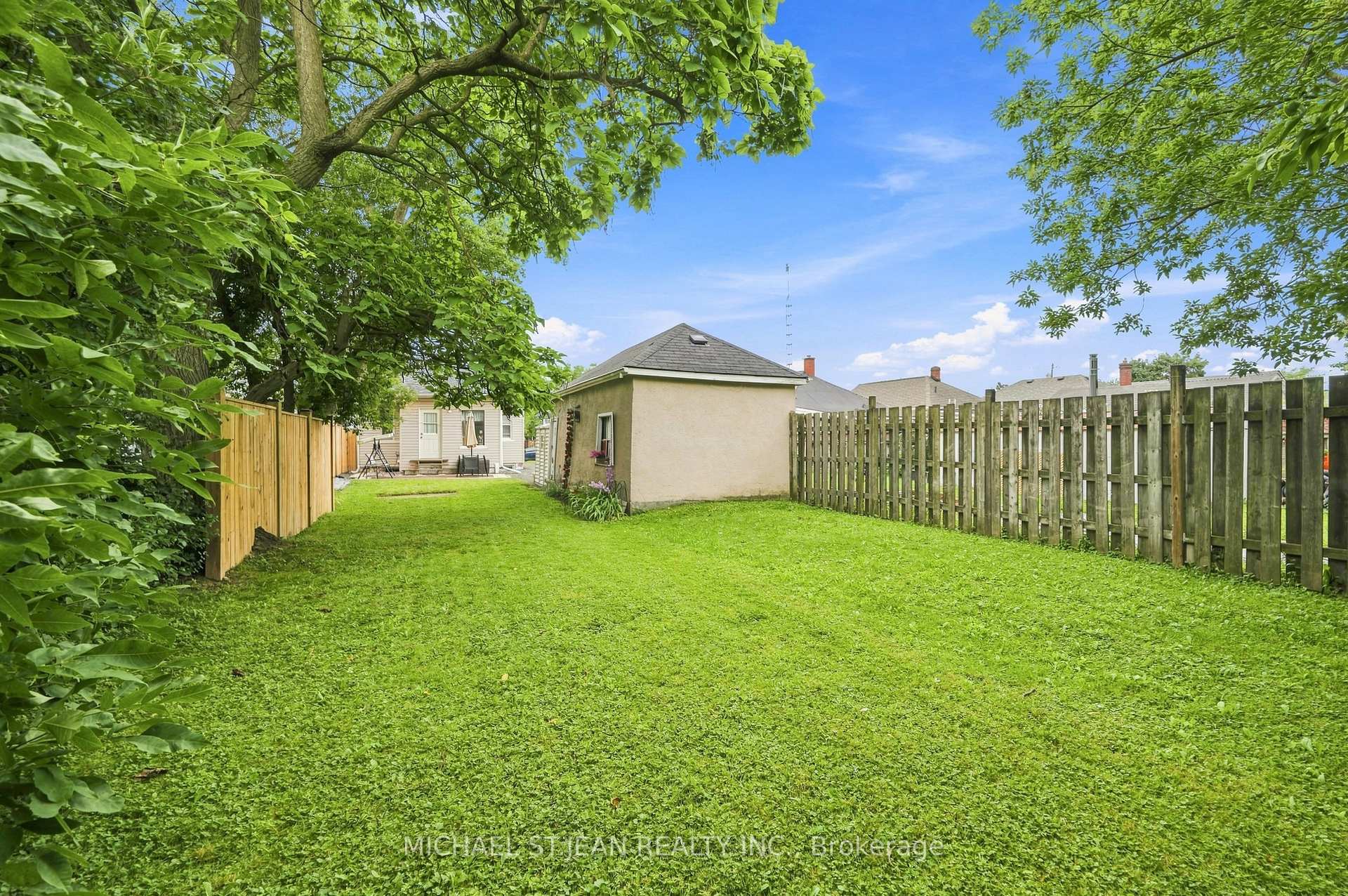 Photo 33 of 35 Chetwood Street, St. Catharines, Western Hill — HOMEH