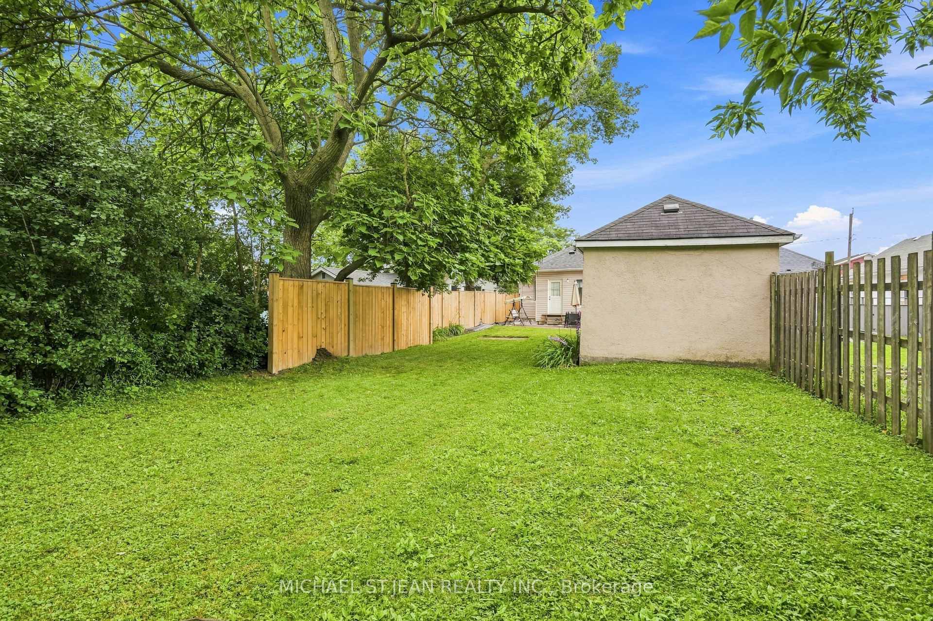 Photo 34 of 35 Chetwood Street, St. Catharines, Western Hill — HOMEH