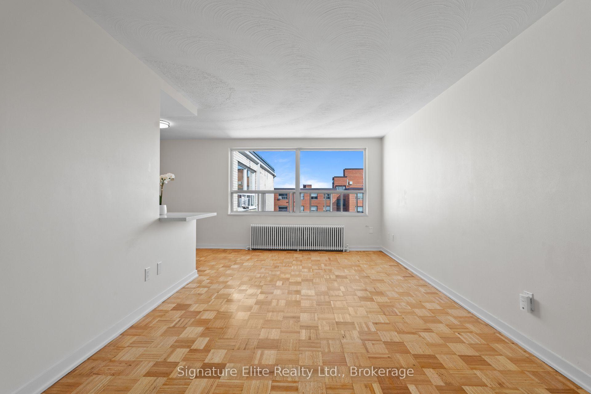Photo 4 of Unit 406, 3 Swift Drive, North York, Victoria Village — HOMEH