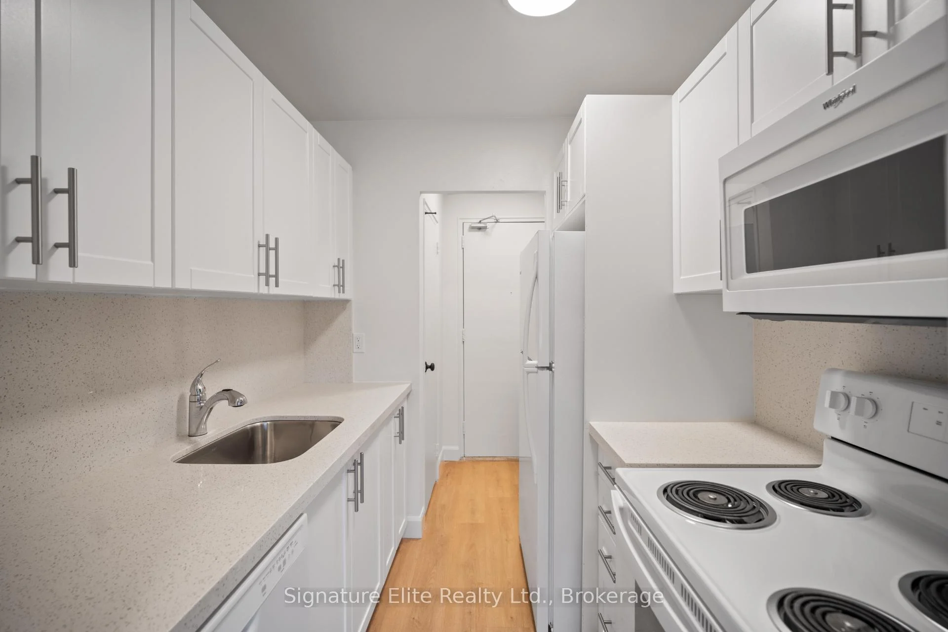 Photo 8 of Unit 406, 3 Swift Drive, North York, Victoria Village — HOMEH
