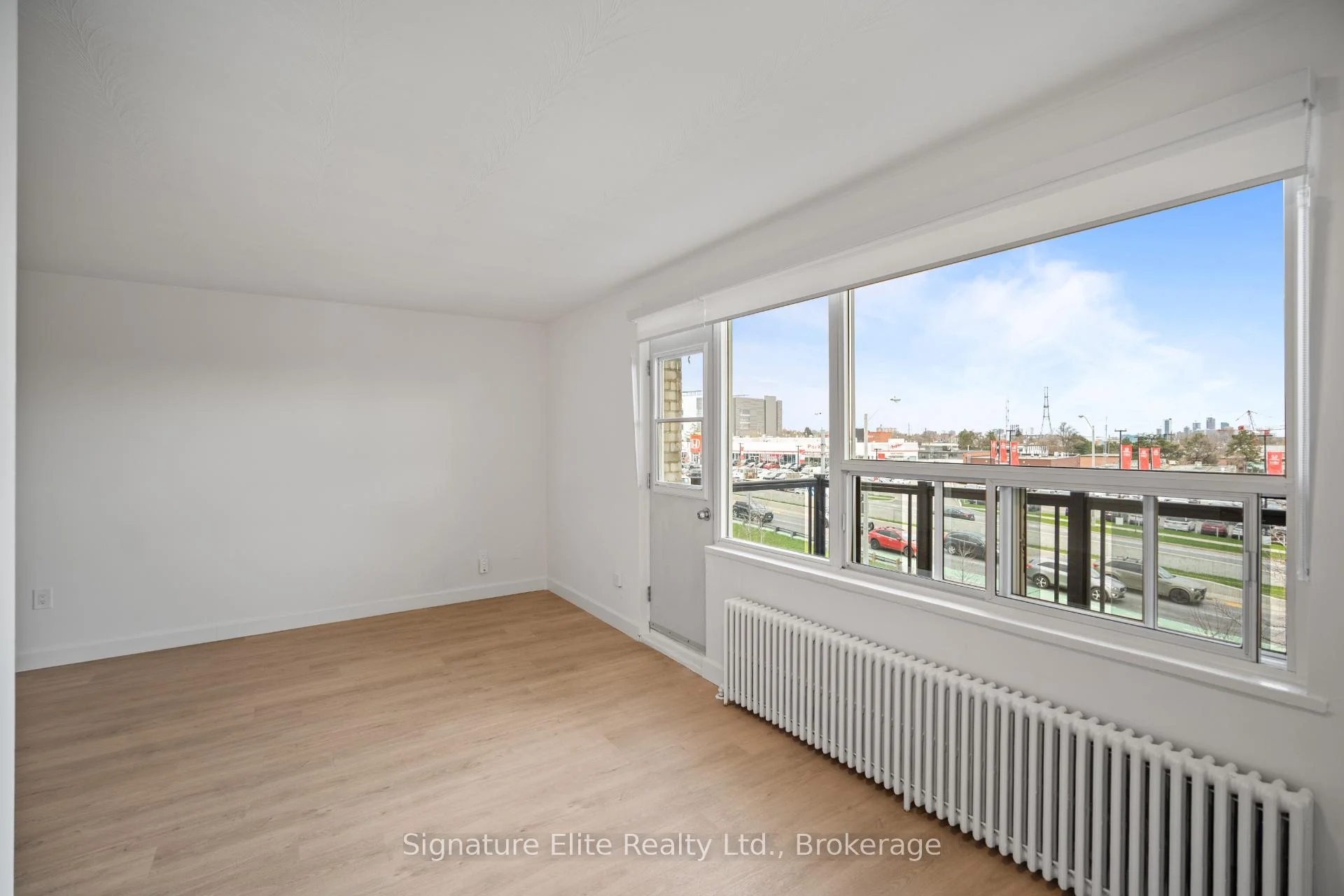 Photo 14 of Unit 406, 3 Swift Drive, North York, Victoria Village — HOMEH