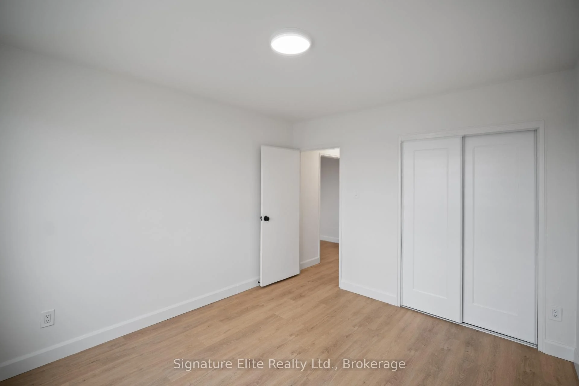 Photo 15 of Unit 406, 3 Swift Drive, North York, Victoria Village — HOMEH