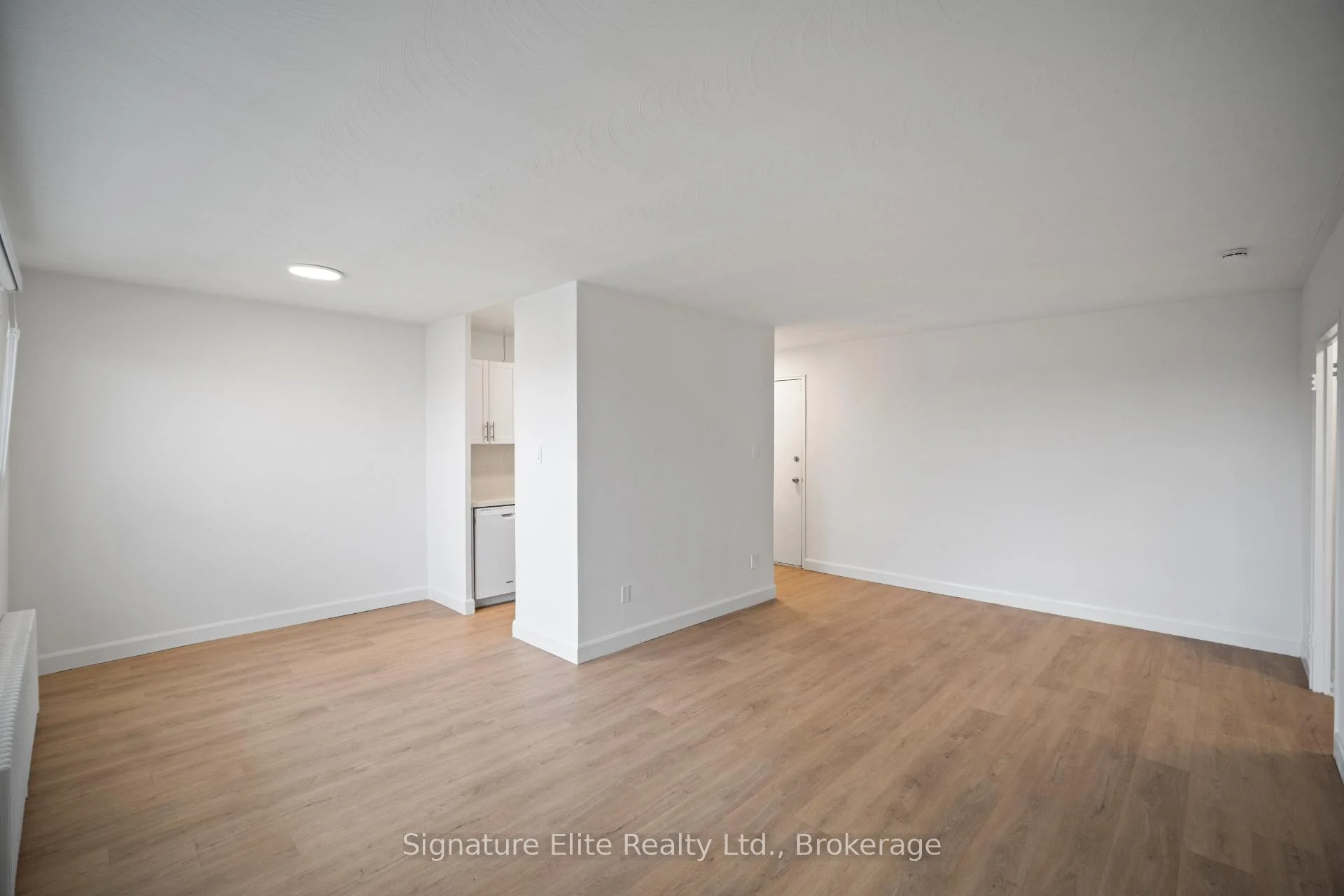 Photo 17 of Unit 406, 3 Swift Drive, North York, Victoria Village — HOMEH