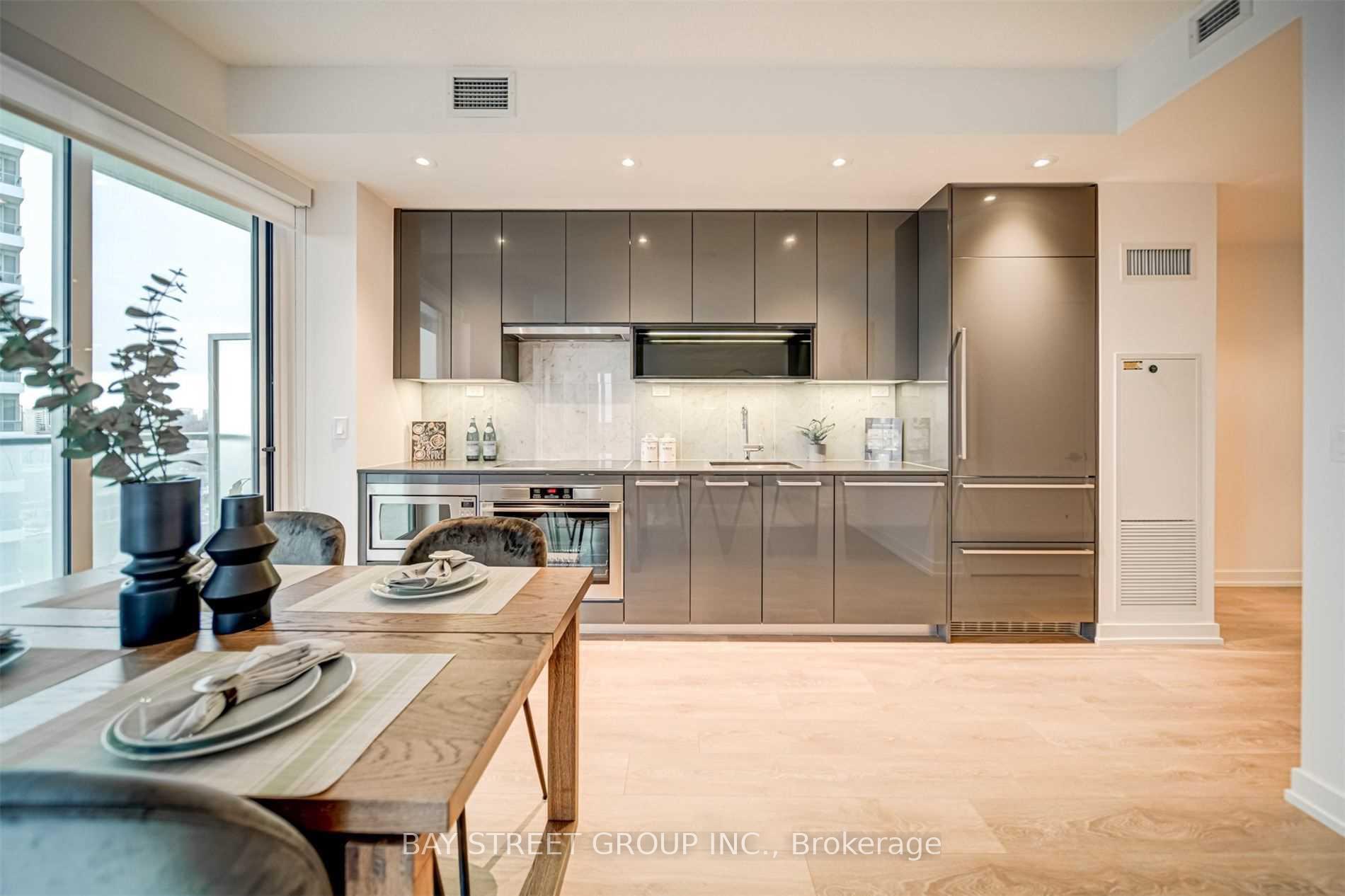 Photo 10 of Unit 2503, 117 Mcmahon Drive, North York, Bayview Village — HOMEH