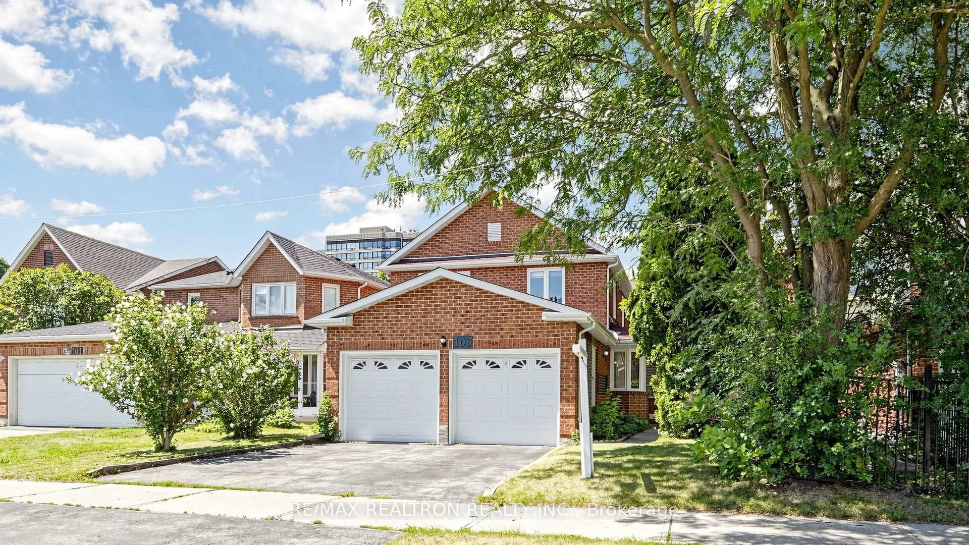 Photo 1 of 103 Thornbury Circle, Vaughan, Crestwood-Springfarm-Yorkhill — HOMEH