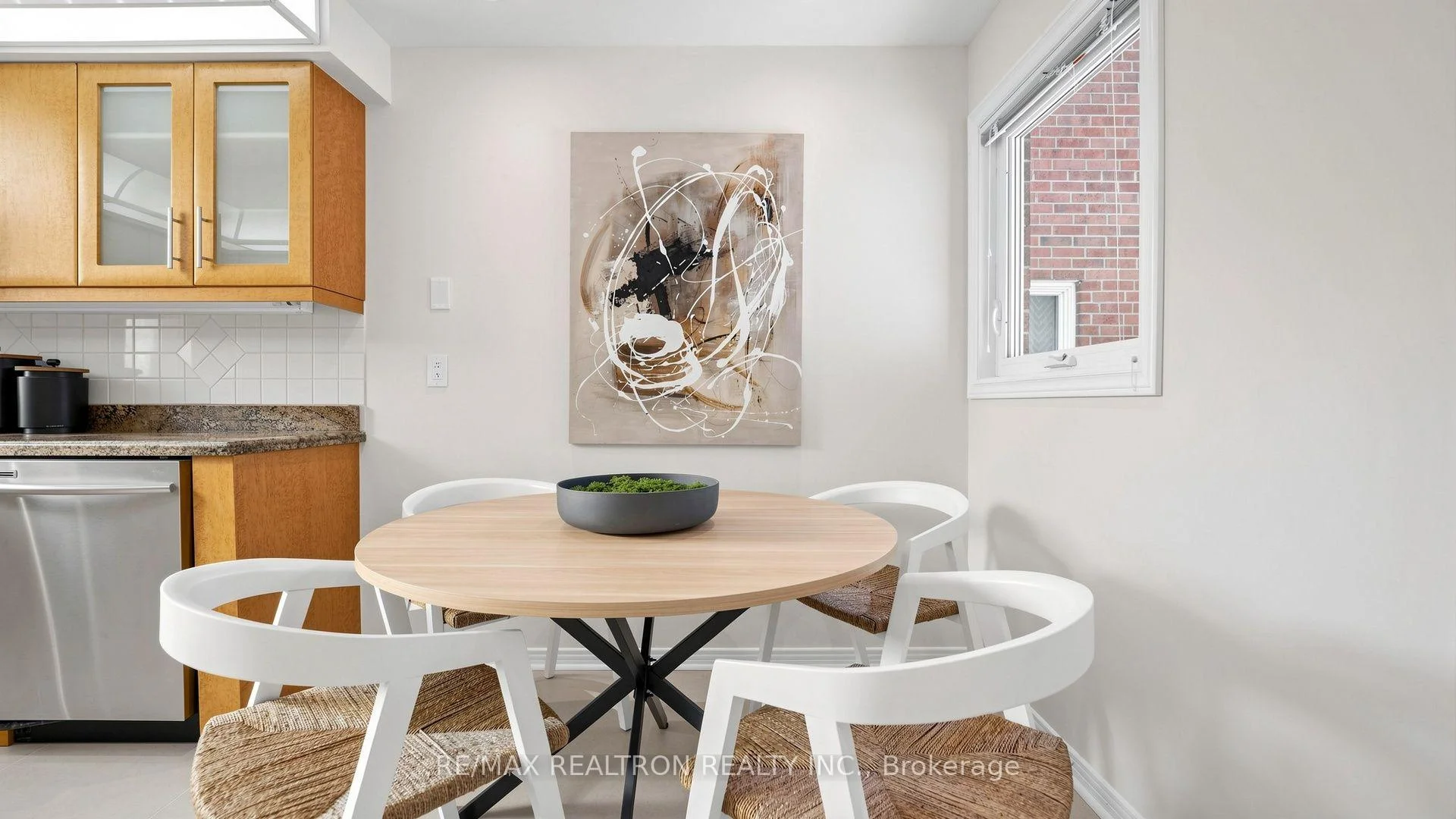 Photo 21 of 103 Thornbury Circle, Vaughan, Crestwood-Springfarm-Yorkhill — HOMEH